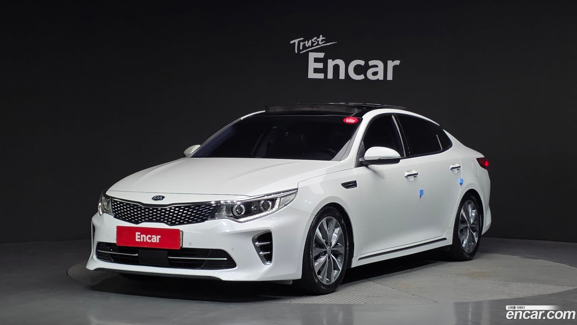 Main__Slider__Photo:K5 Kia 2015.7-0