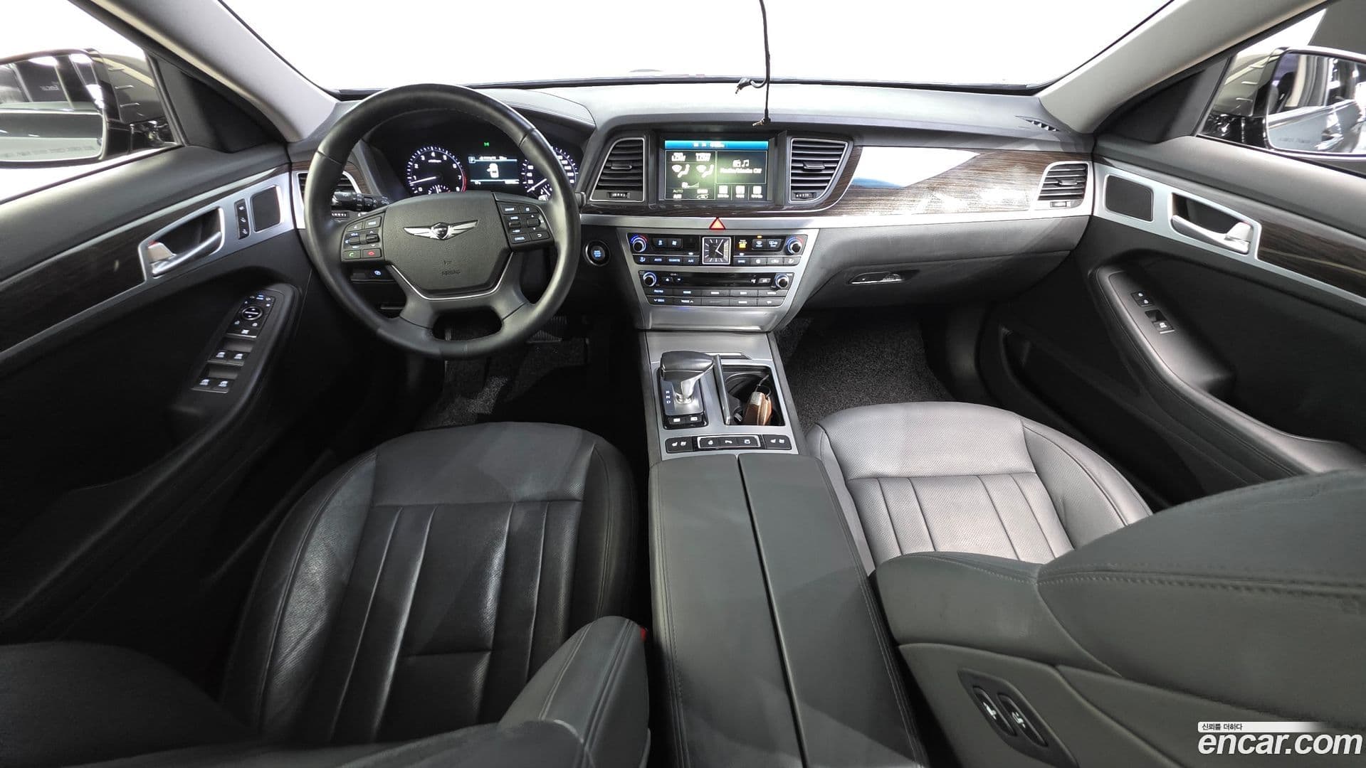 Main__Slider__Photo:G80 Genesis 2018.1-6