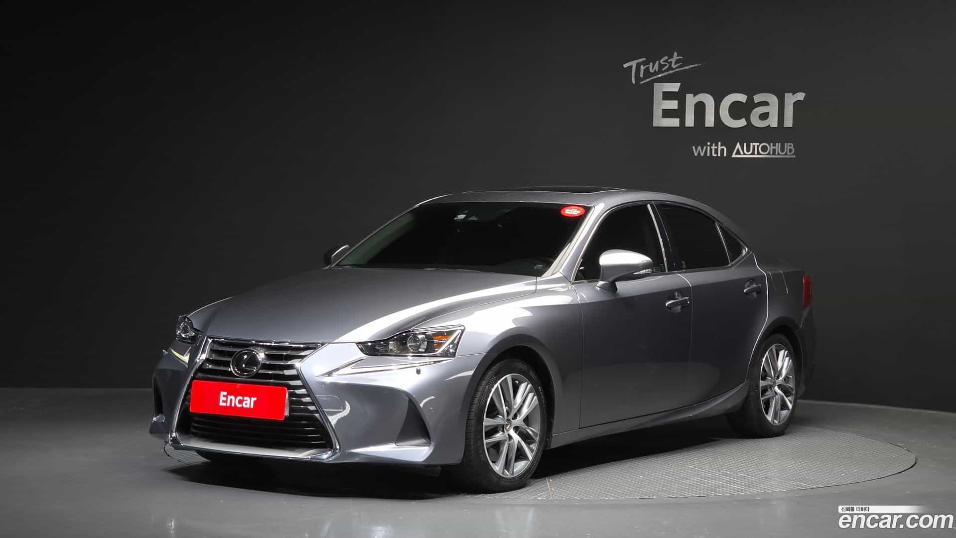 IS Lexus 2019.2-OUTER-001