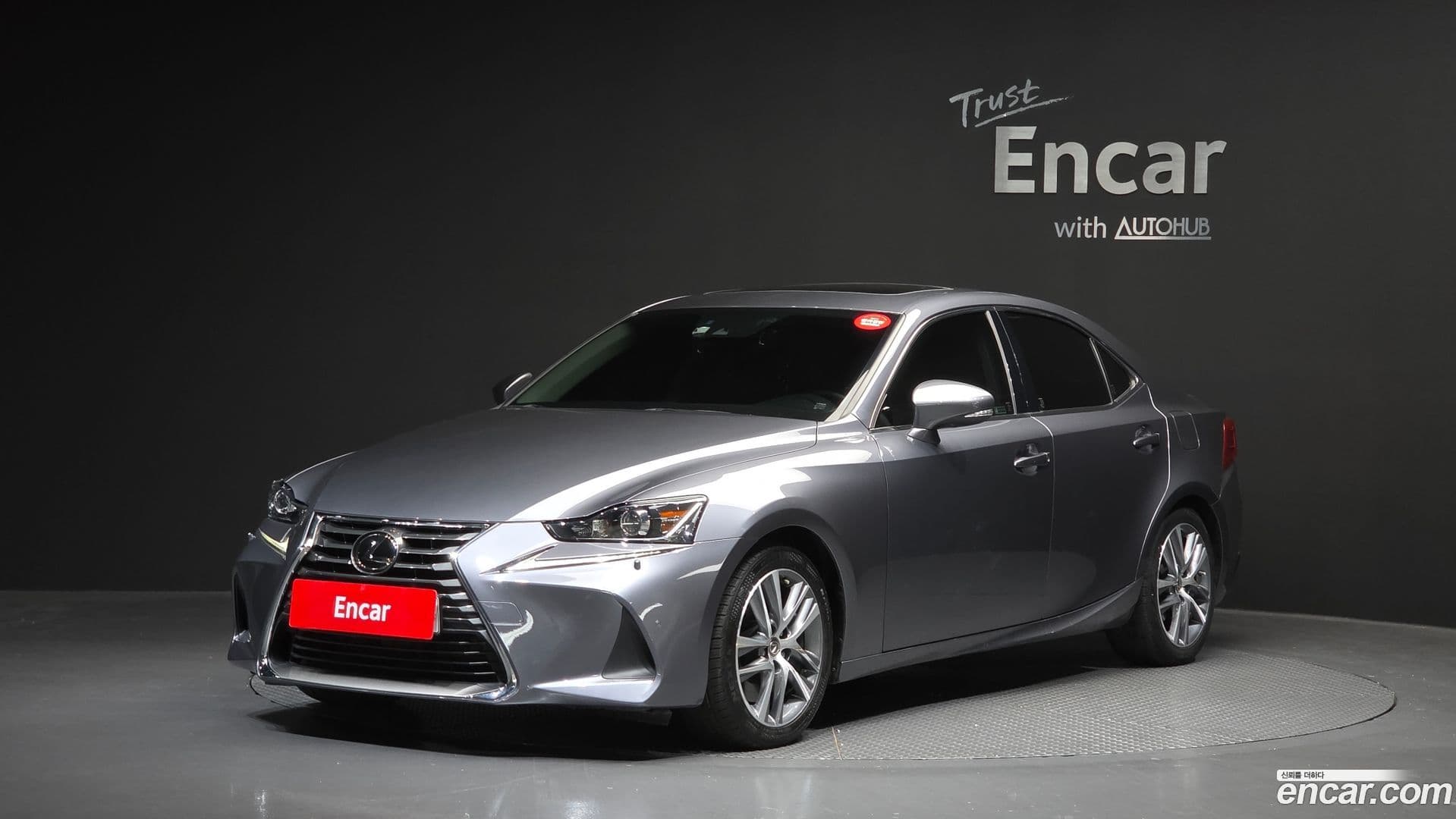Main__Slider__Photo:IS Lexus 2019.2-0