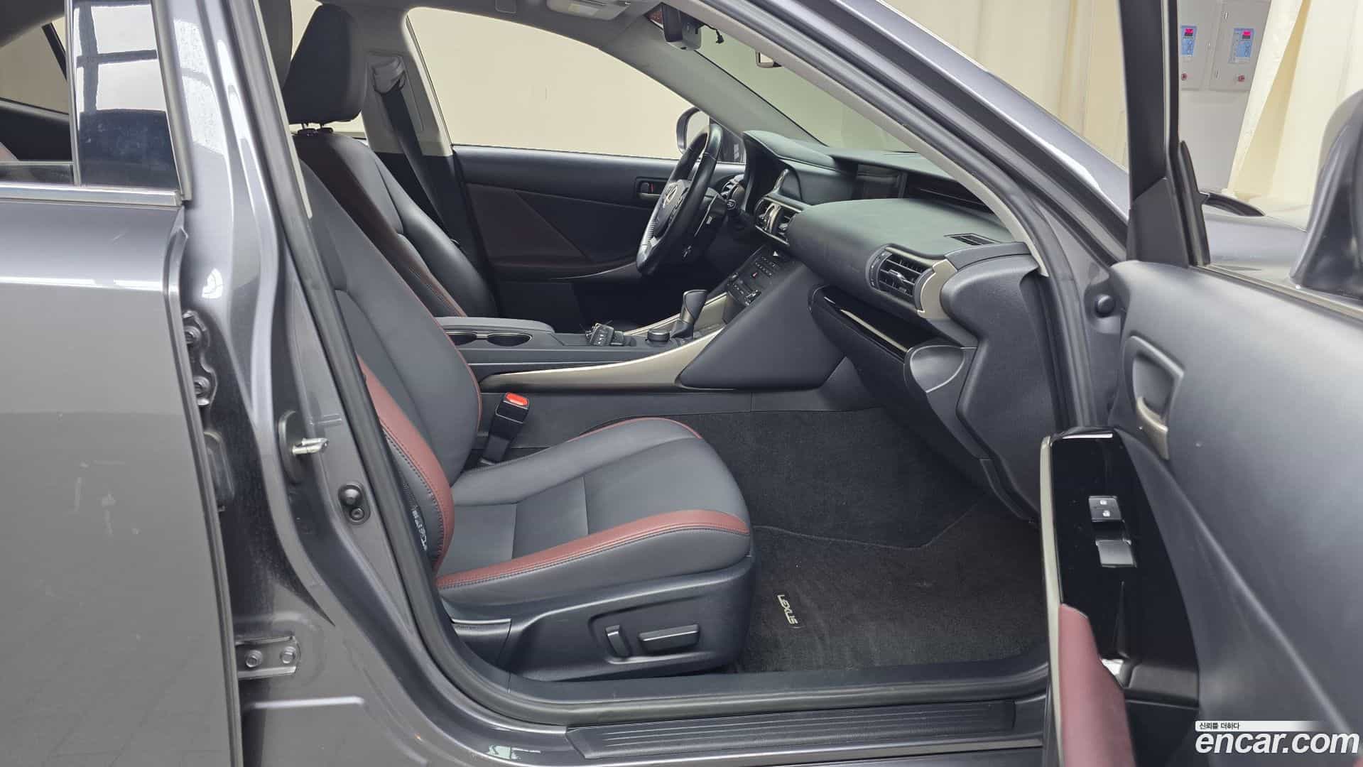 IS Lexus 2019.2-OPTION-015