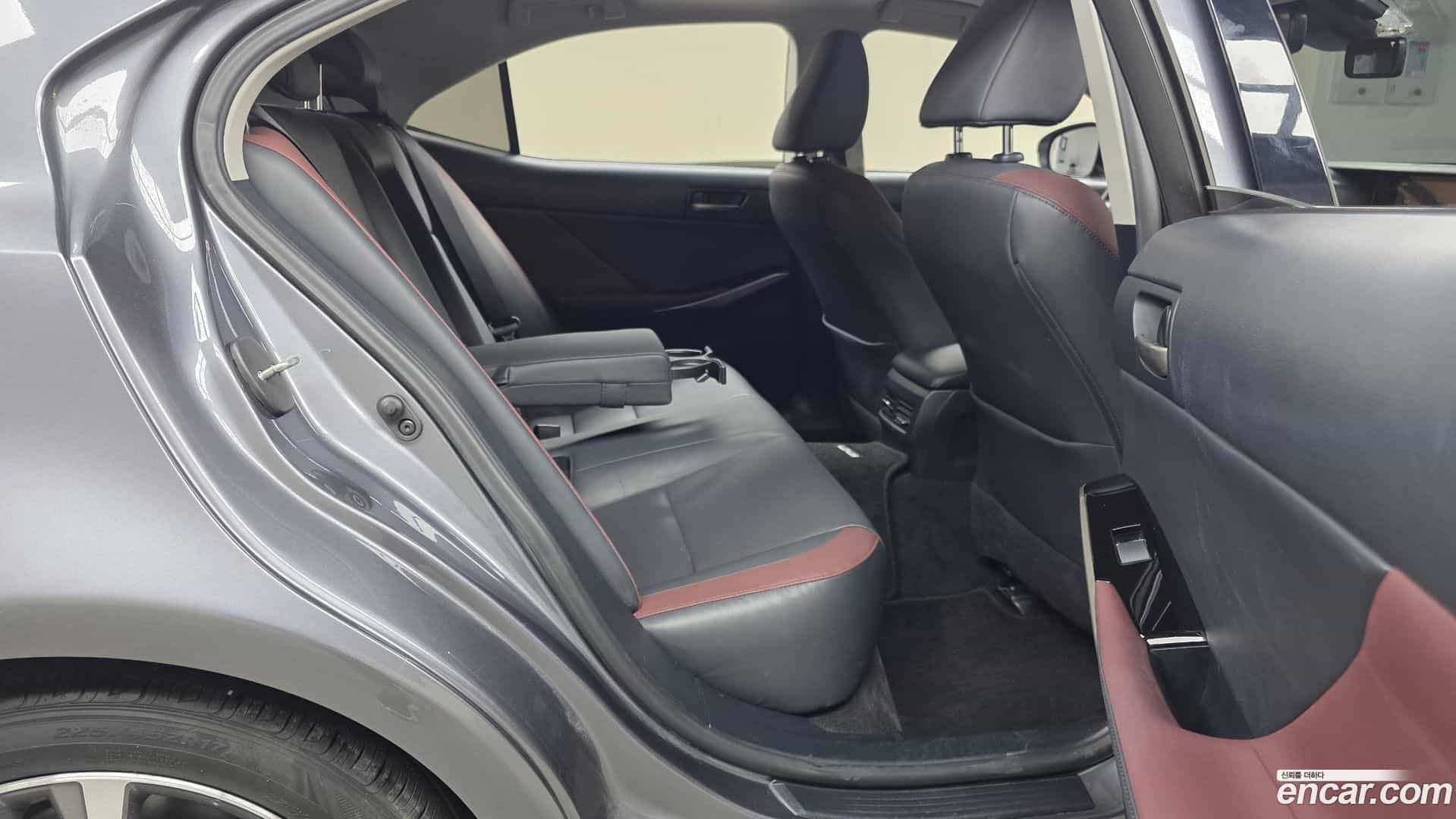 IS Lexus 2019.2-OPTION-016