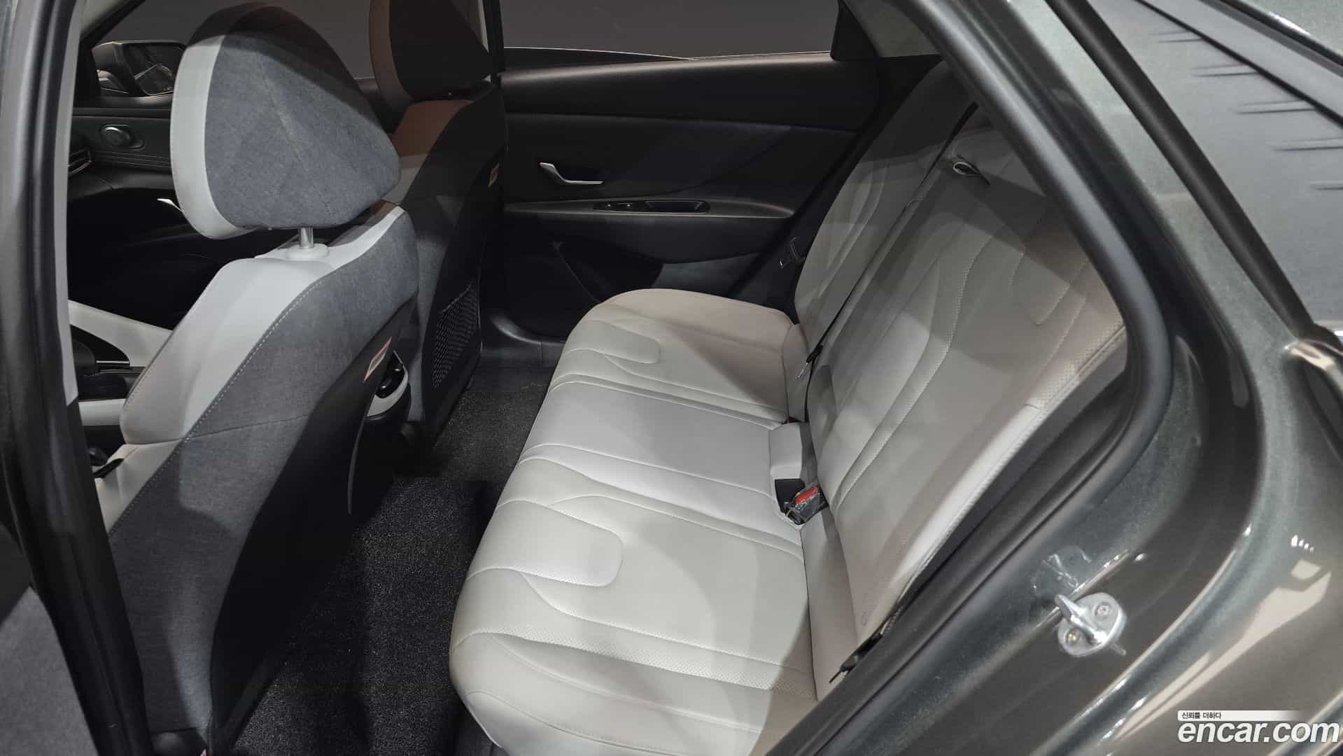 AVANTE Hyundai 2021.3-OPTION-015