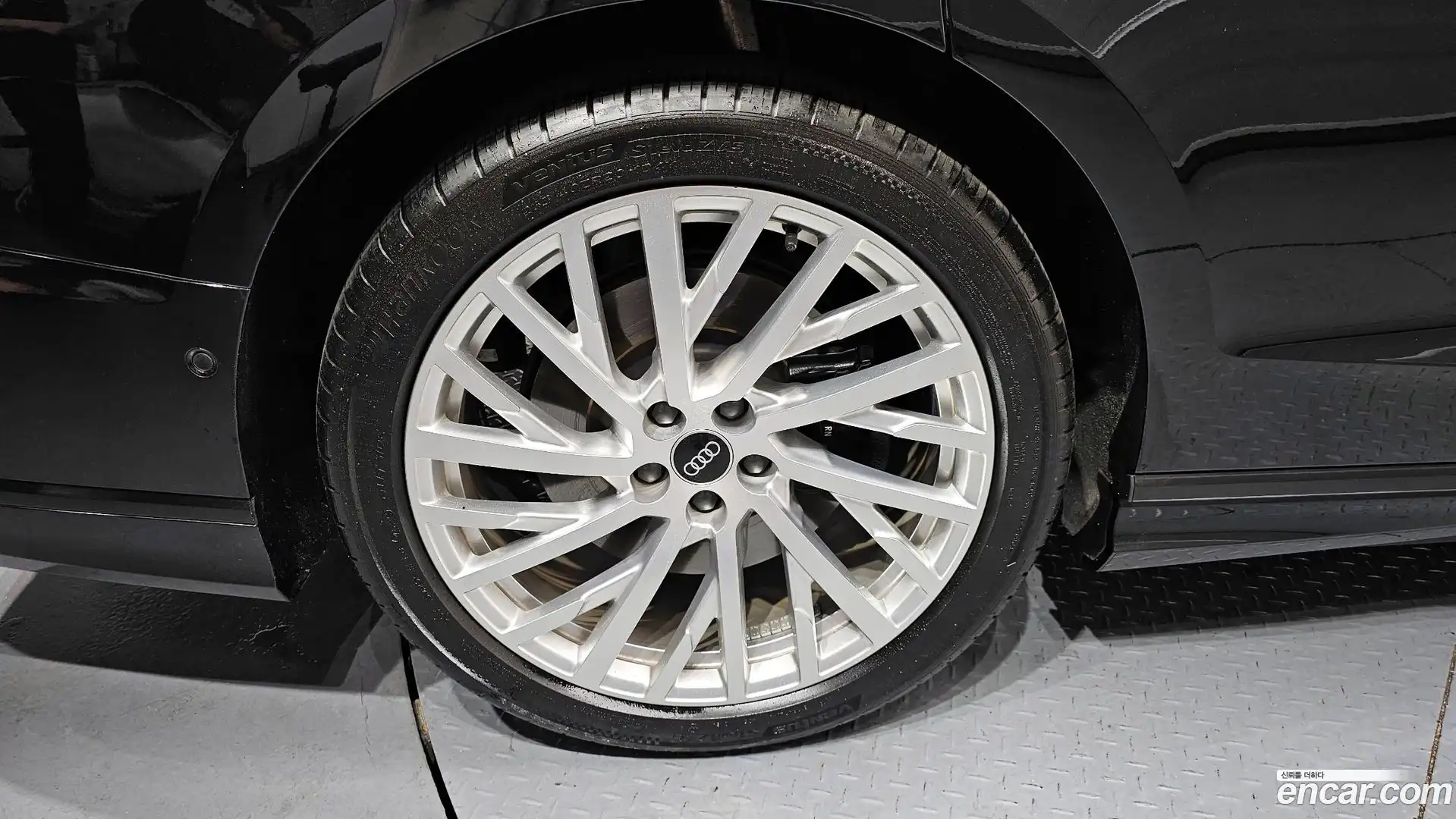 A8 Audi 2021.11-OUTER-005