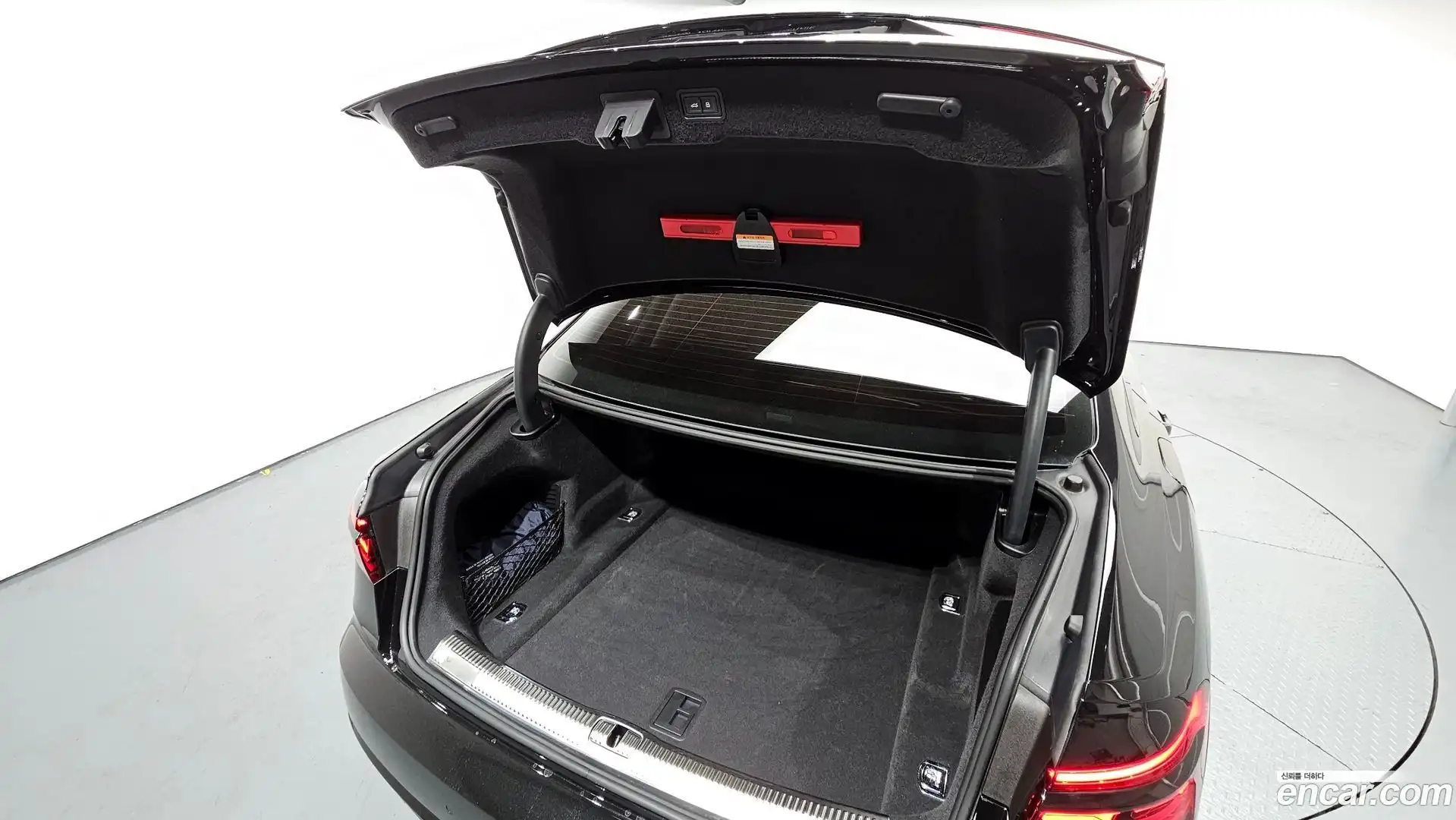 A8 Audi 2021.11-OPTION-024