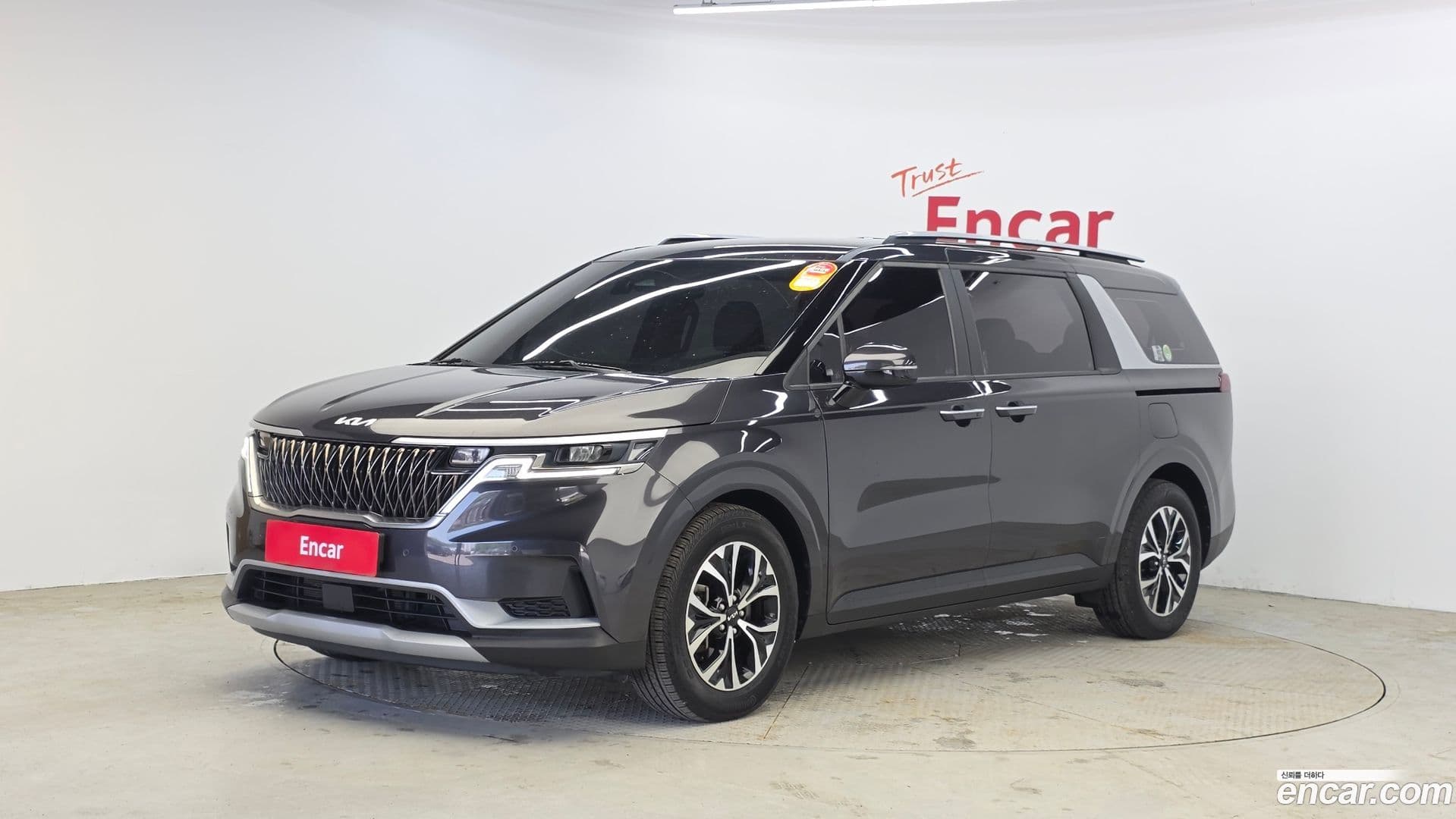Main__Slider__Photo:Canival Kia 2022.5-0