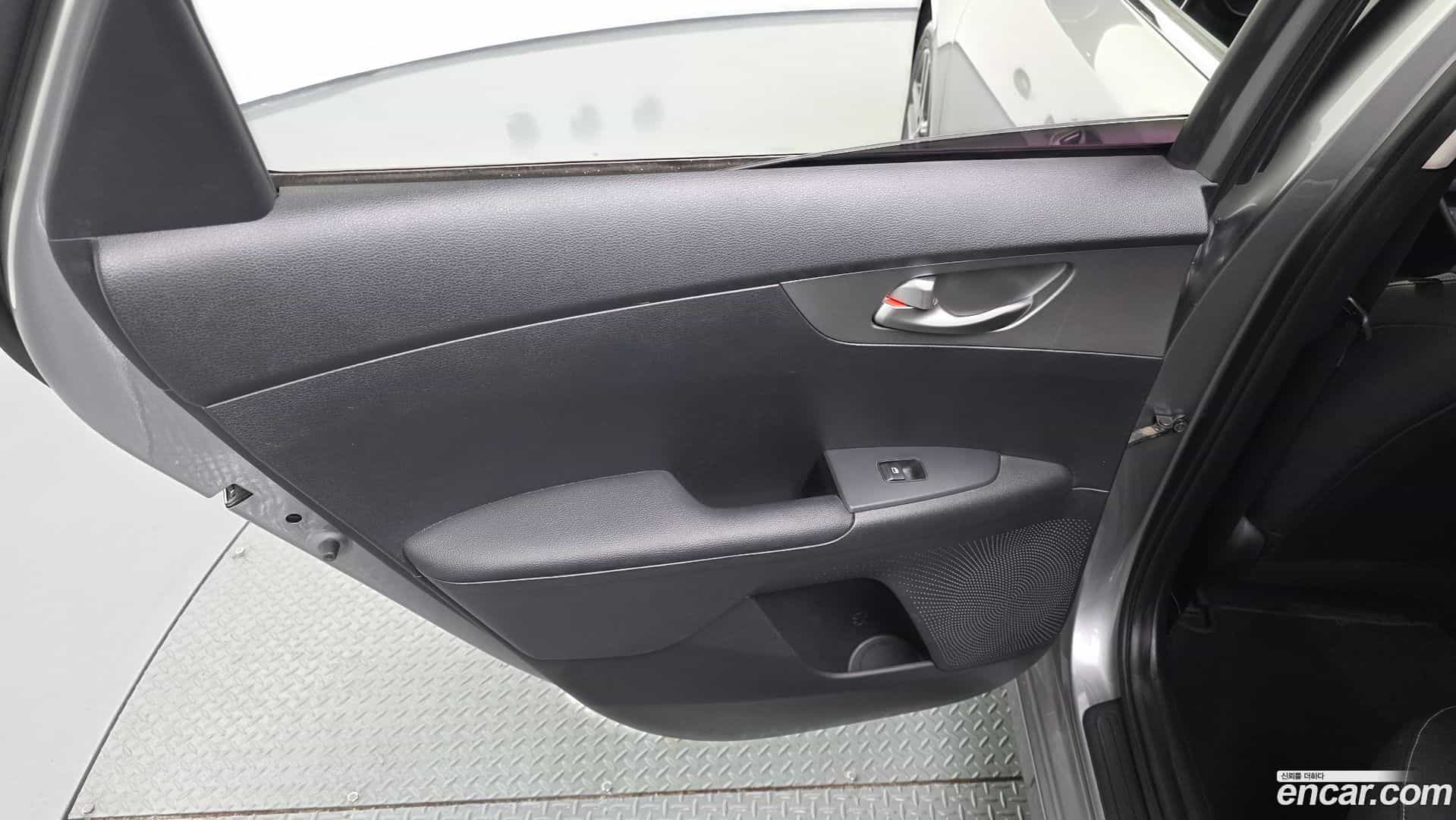 K3 Kia 2021.2-INNER-035