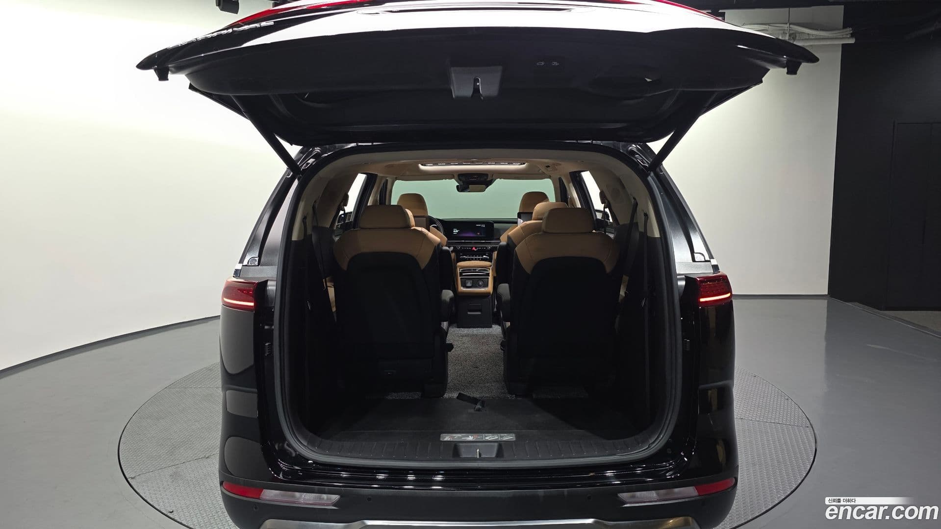 Main__Slider__Photo:Canival Kia 2022.3-19
