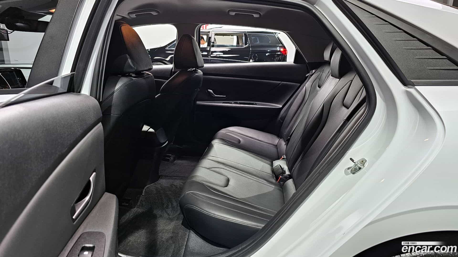 AVANTE Hyundai 2020.5-OPTION-015