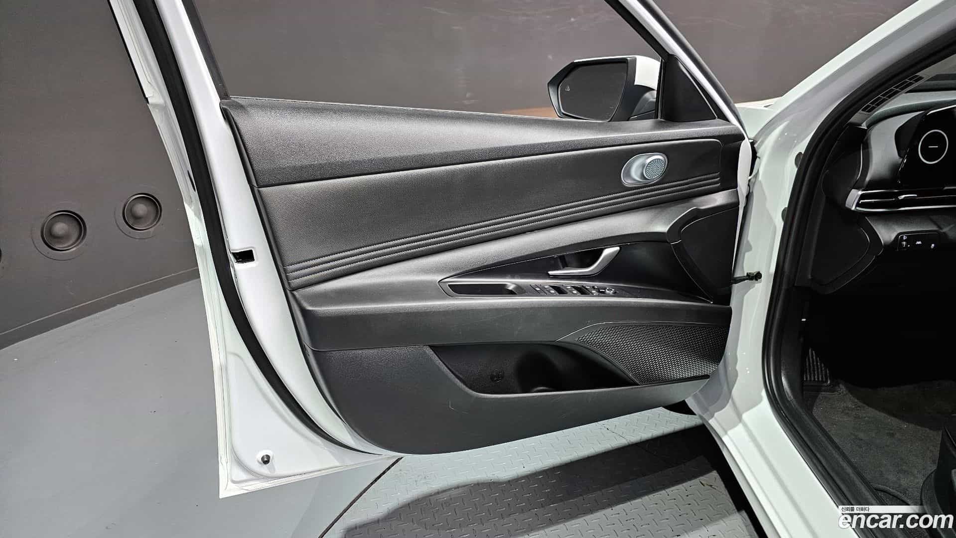 AVANTE Hyundai 2020.5-INNER-034
