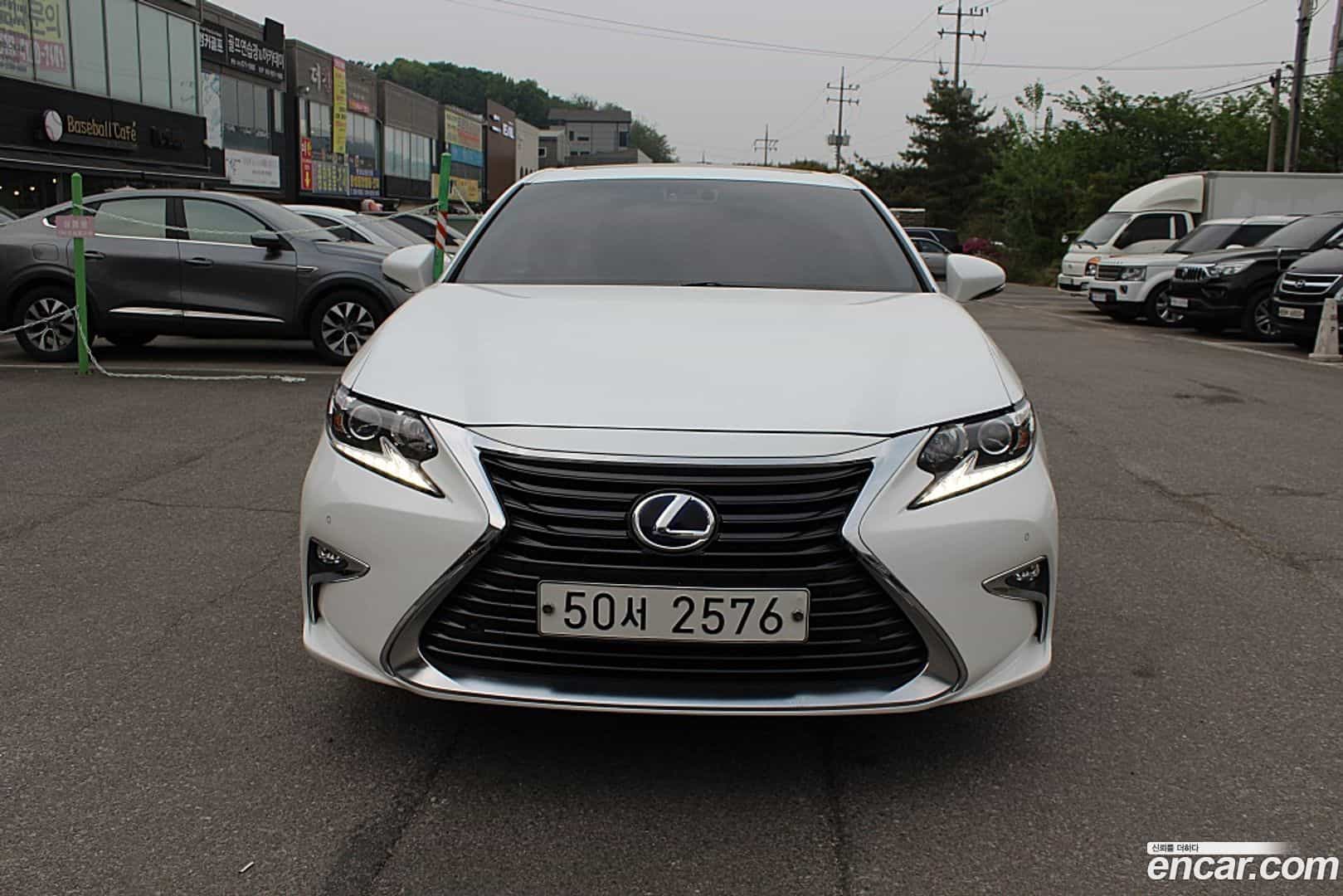 ES Lexus 2017.8-OUTER-002