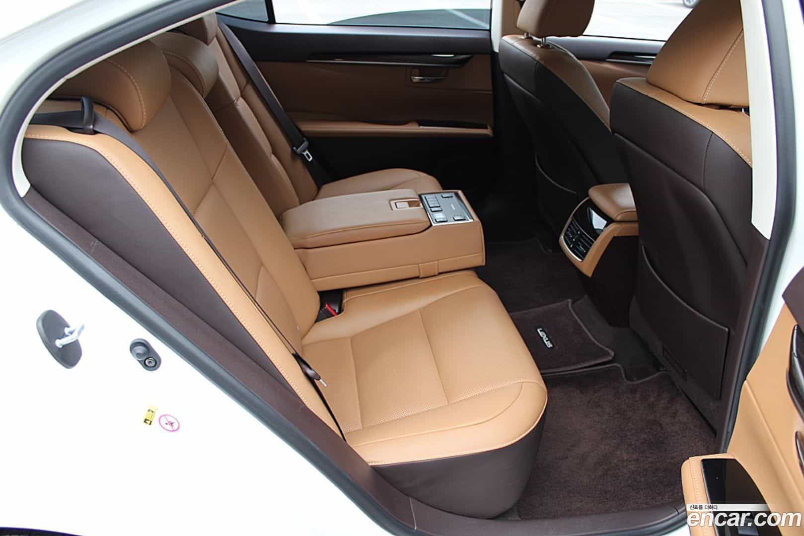 ES Lexus 2017.8-OPTION-015