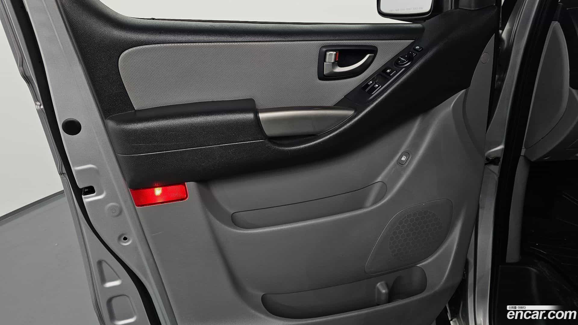 Starex Hyundai 2015.3-INNER-034
