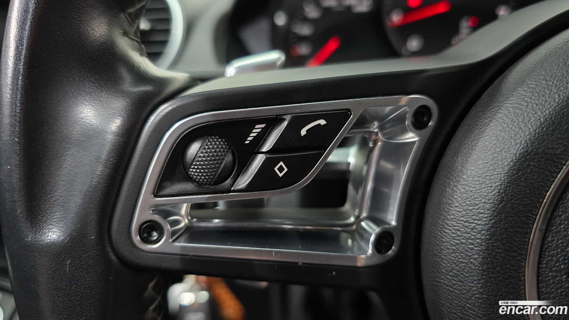 718 Porsche 2019.11-OPTION-040