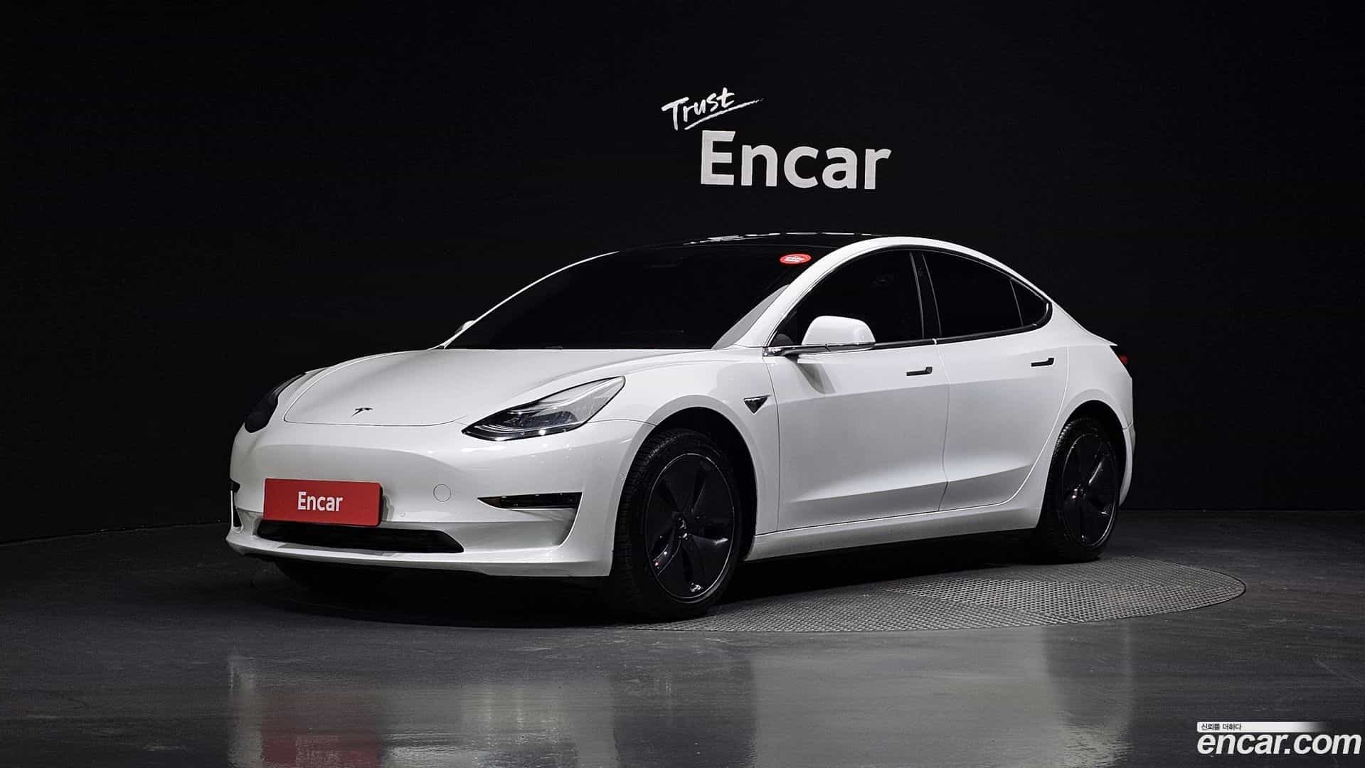 Model 3 Tesla 2020.5-OUTER-001