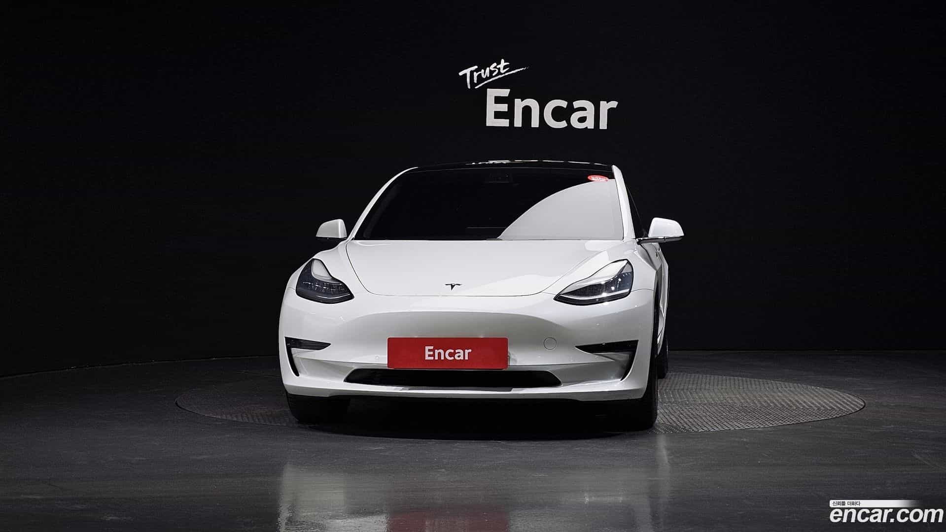 Model 3 Tesla 2020.5-OUTER-003