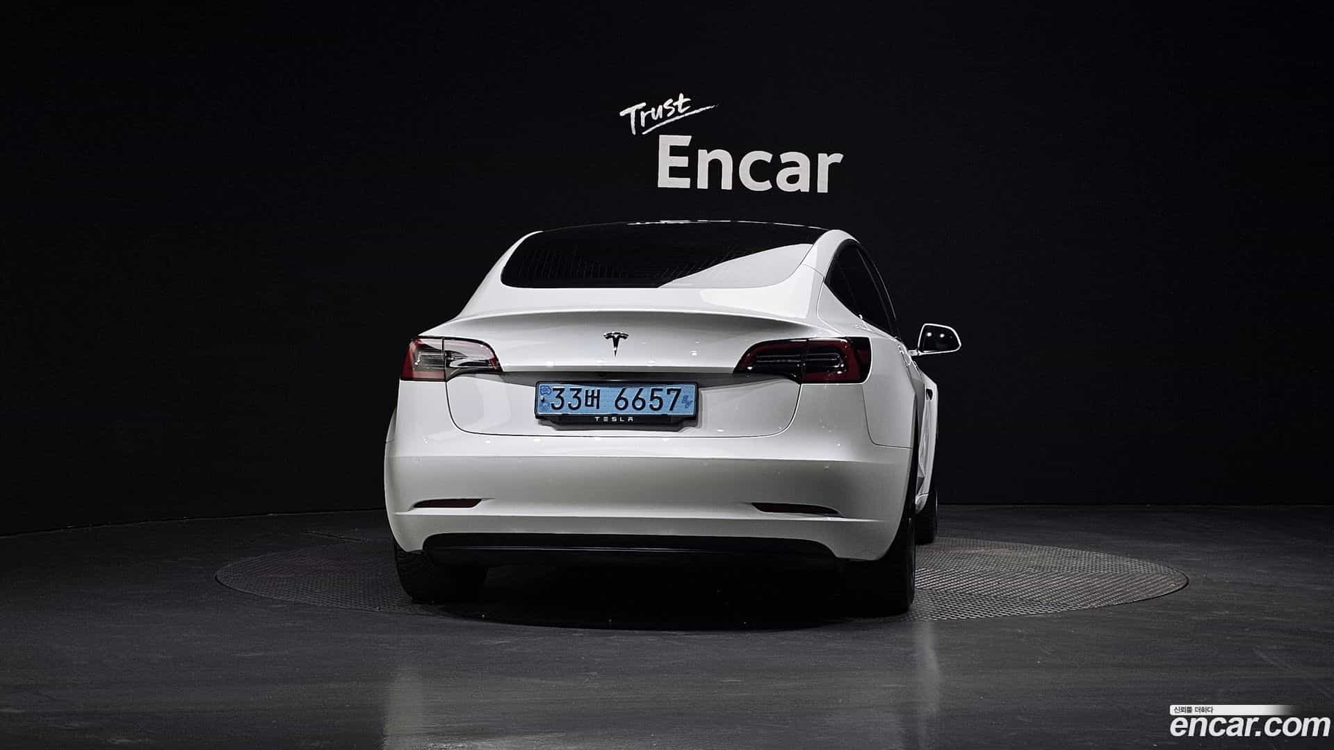 Model 3 Tesla 2020.5-OUTER-004