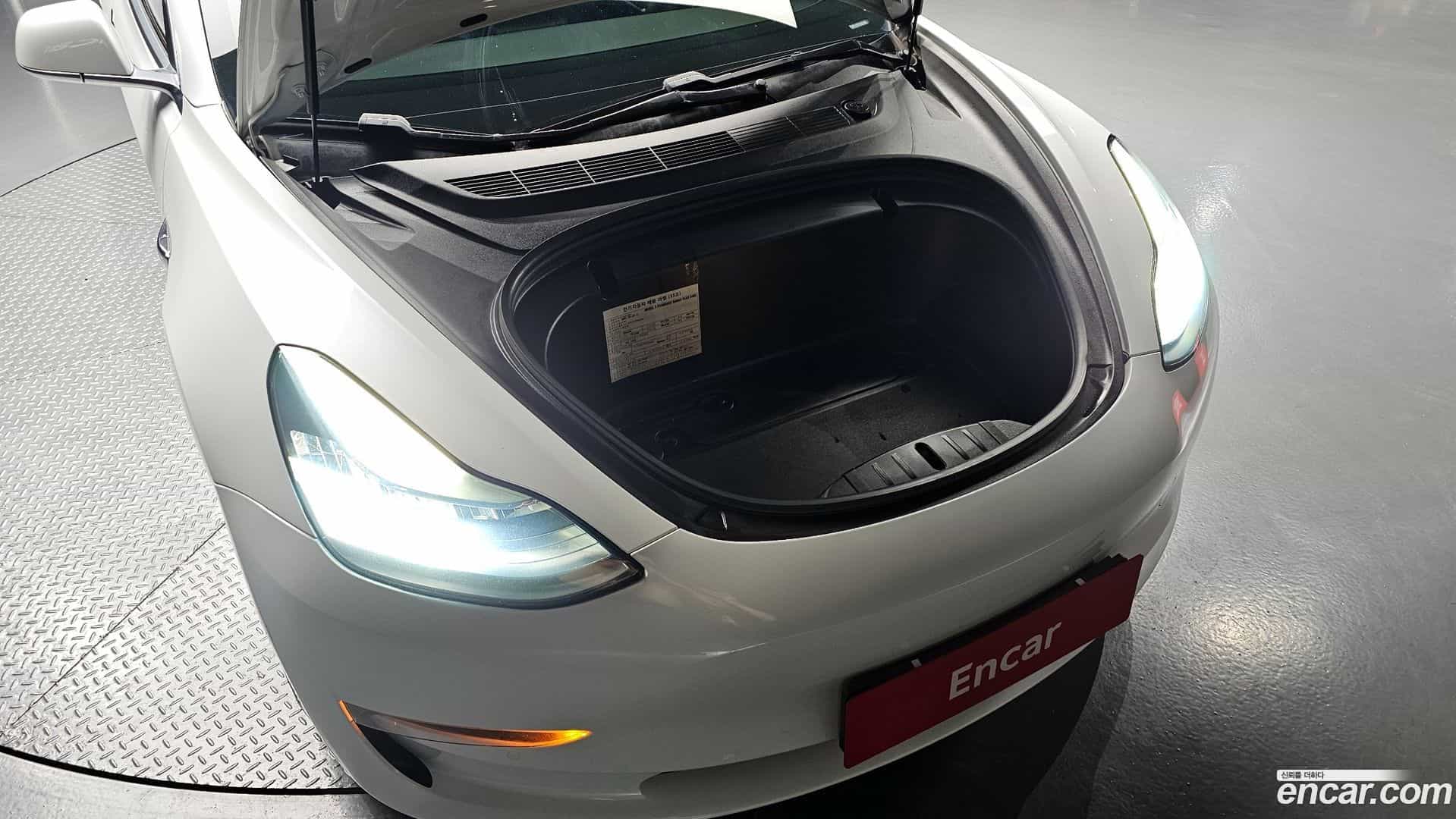 Model 3 Tesla 2020.5-OUTER-006