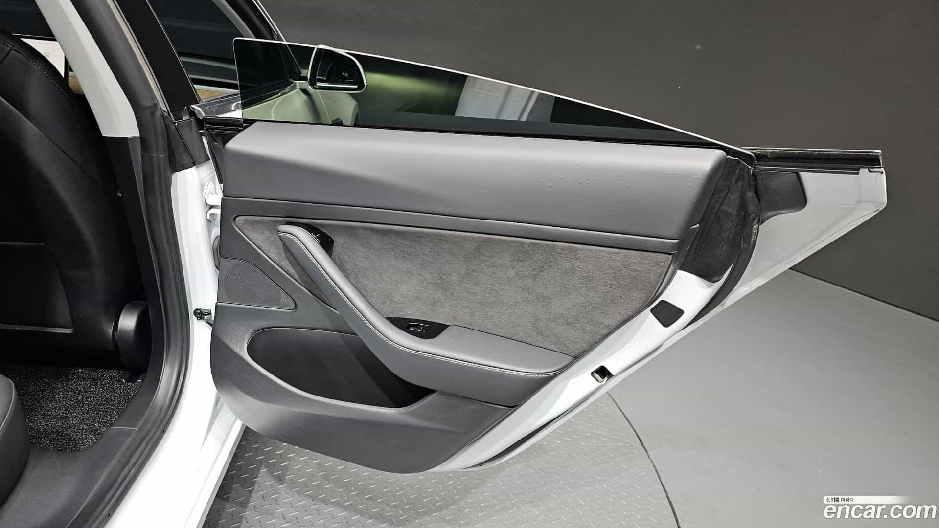 Model 3 Tesla 2020.5-OPTION-041