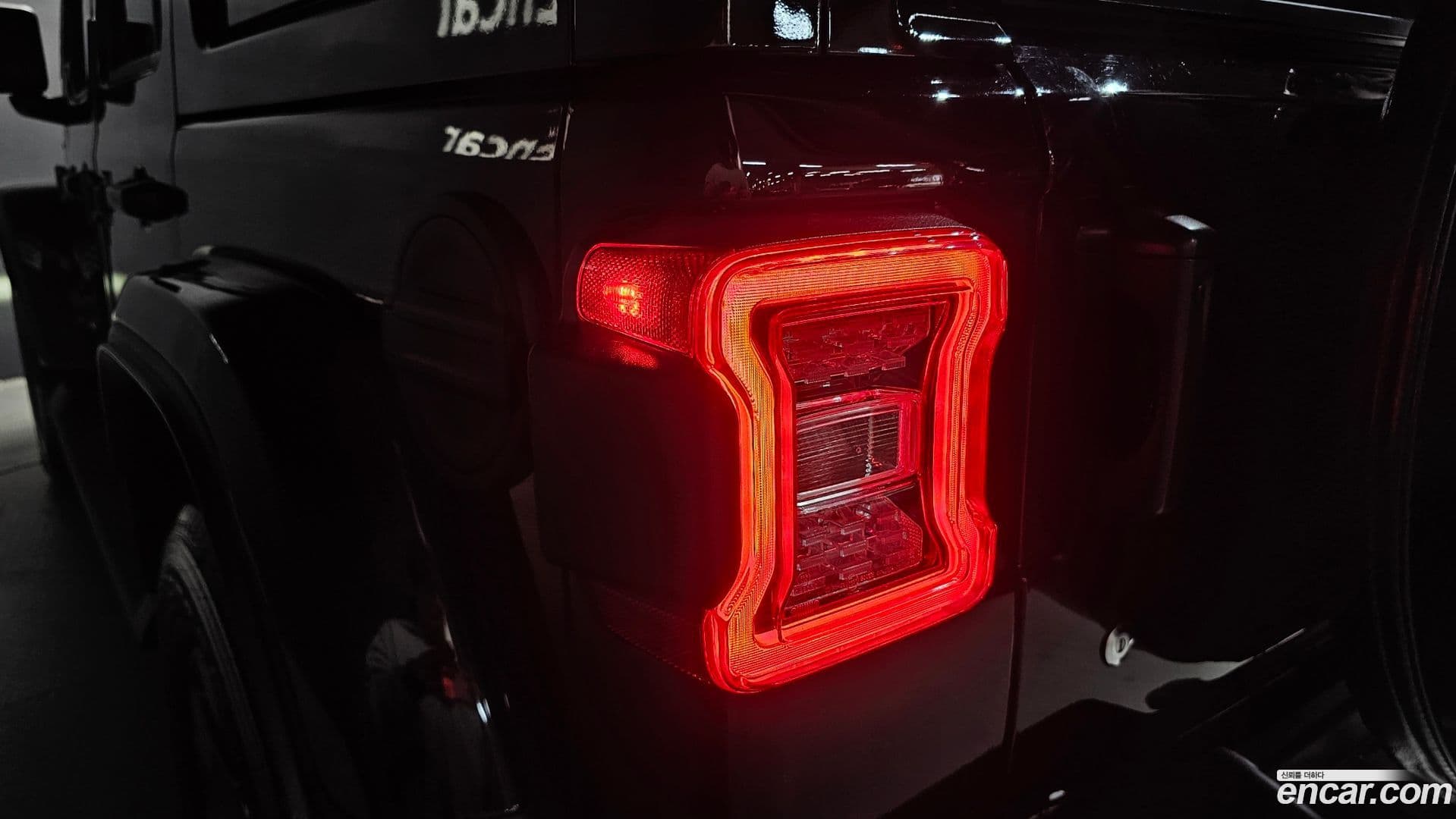 Main__Slider__Photo:Wrangler Jeep 2019.8-22