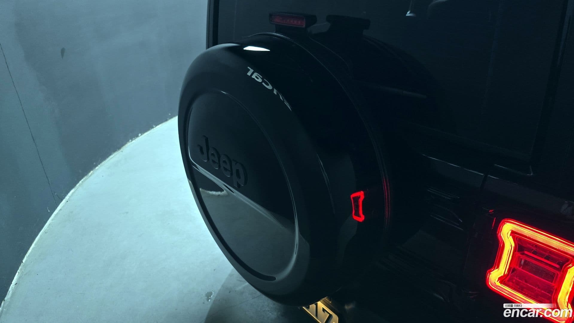Main__Slider__Photo:Wrangler Jeep 2019.8-28