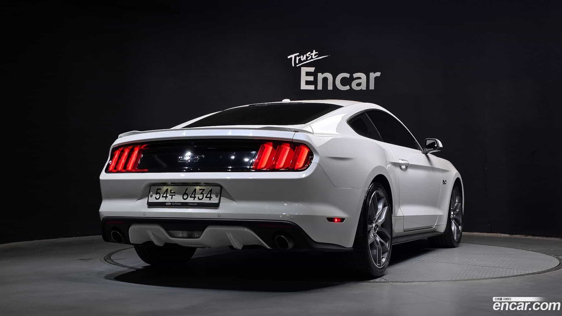 Mustang Ford 2017.11-OUTER-002