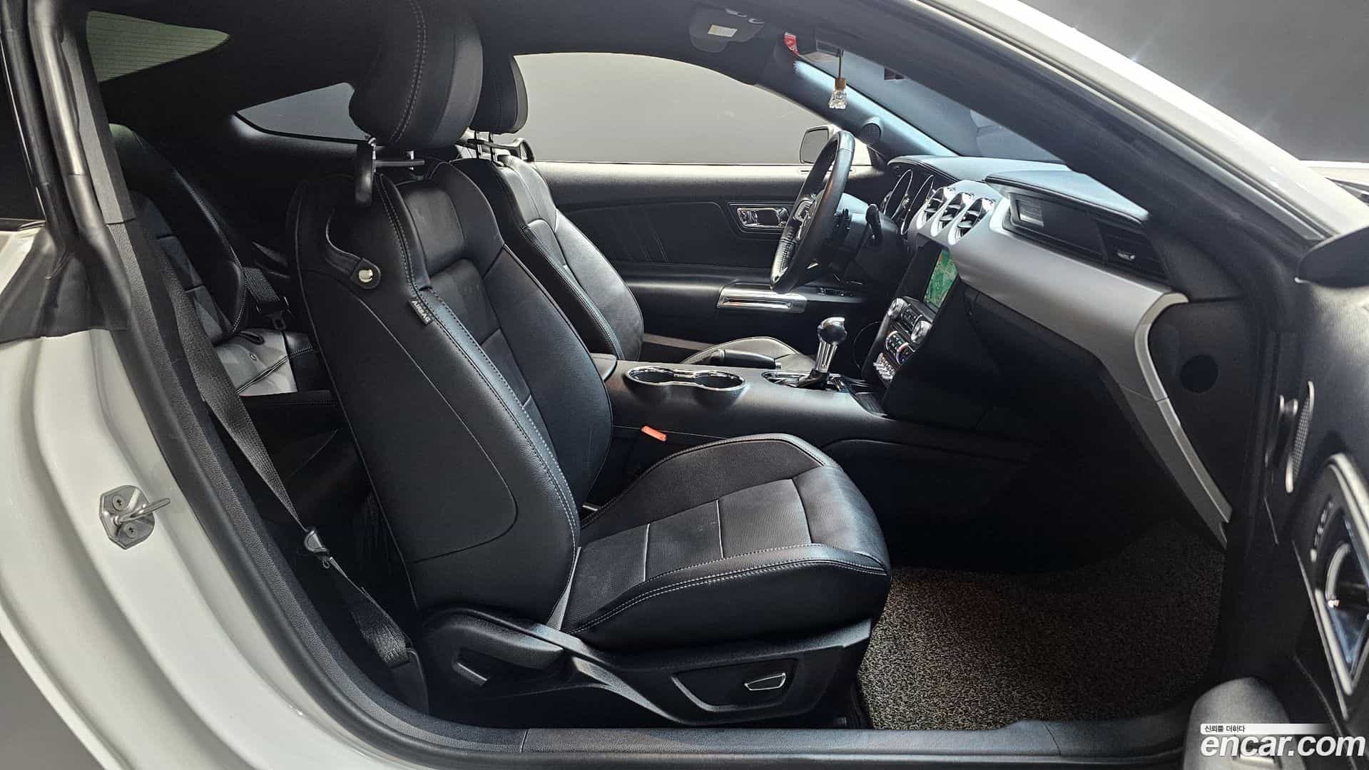 Mustang Ford 2017.11-OPTION-015