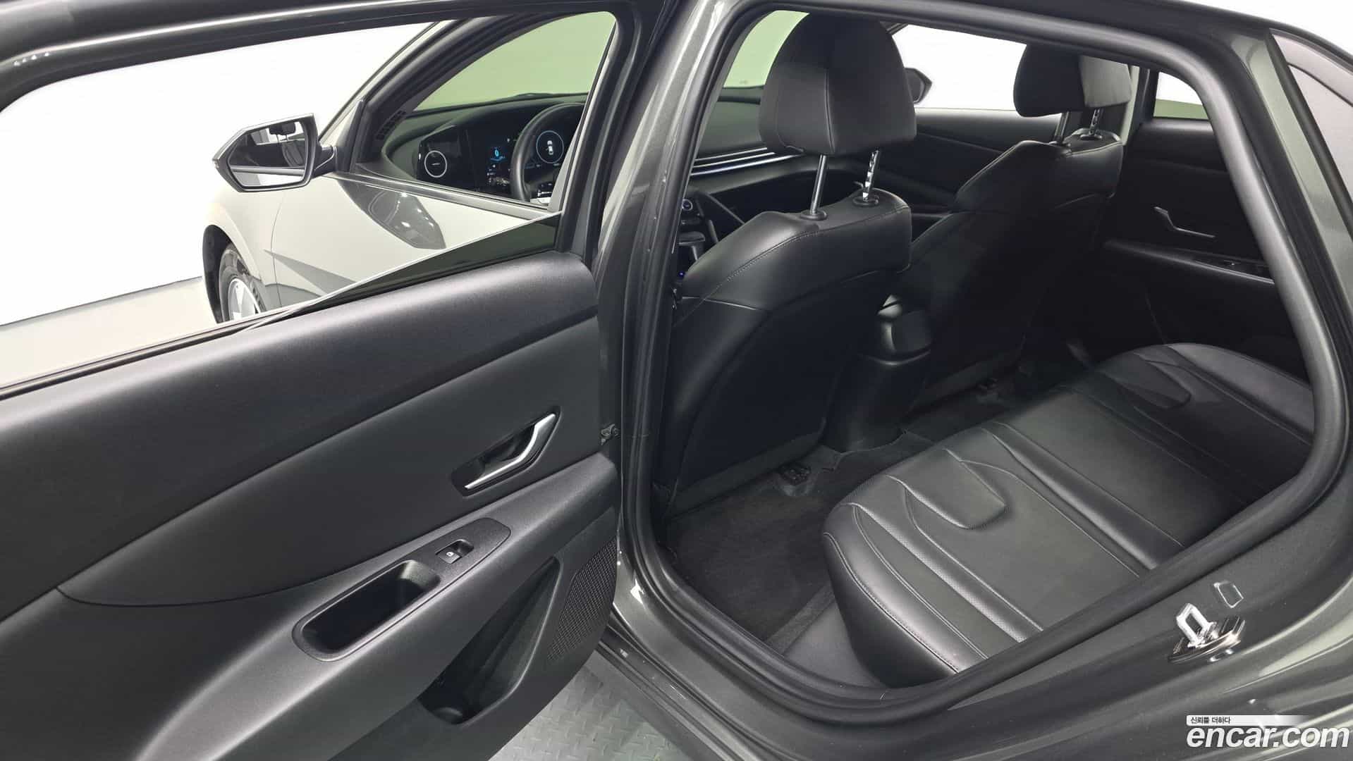 AVANTE Hyundai 2021.3-OPTION-015