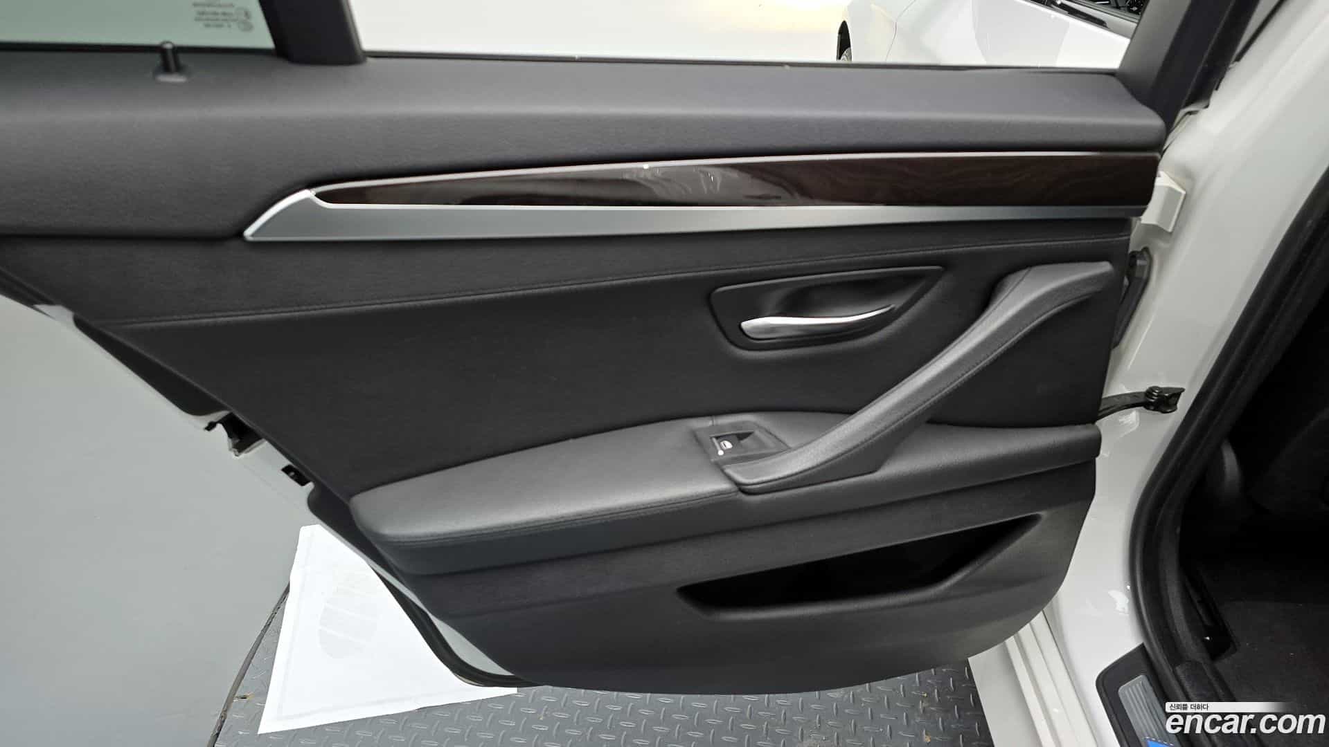 5-Series BMW 2016.5-INNER-035