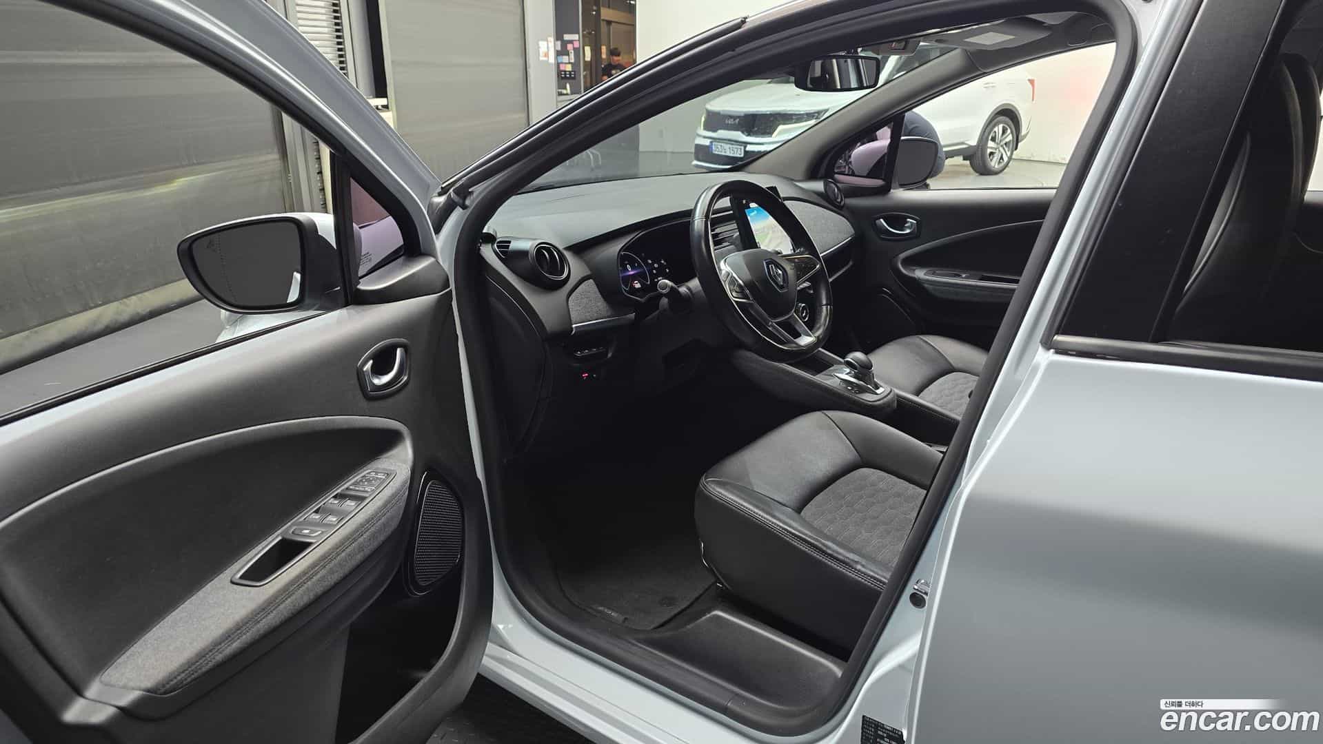 Zoe Renault Korea 2021.3-INNER-010