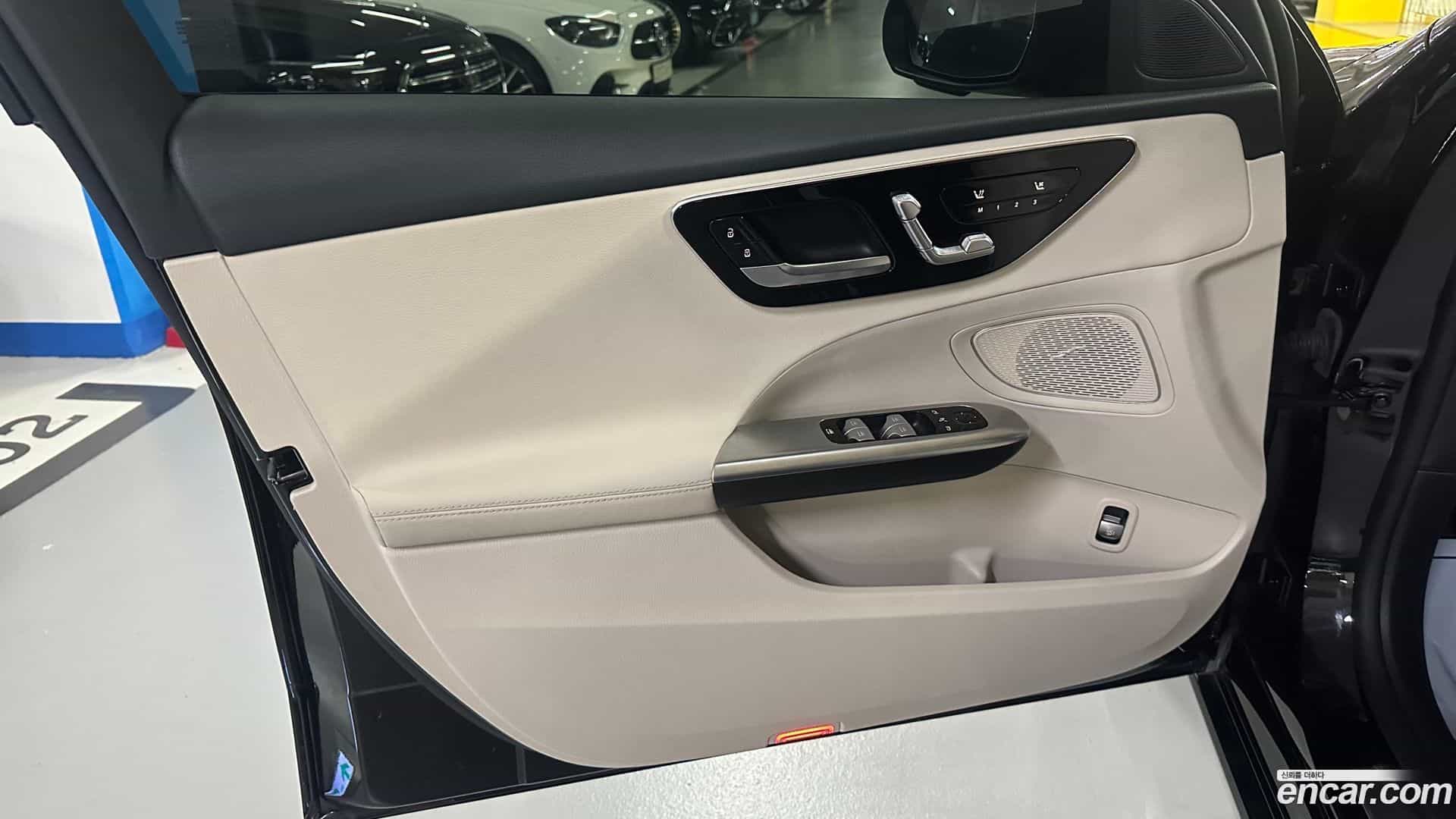 C-Class Mercedes-Benz 2024.1-OPTION-019