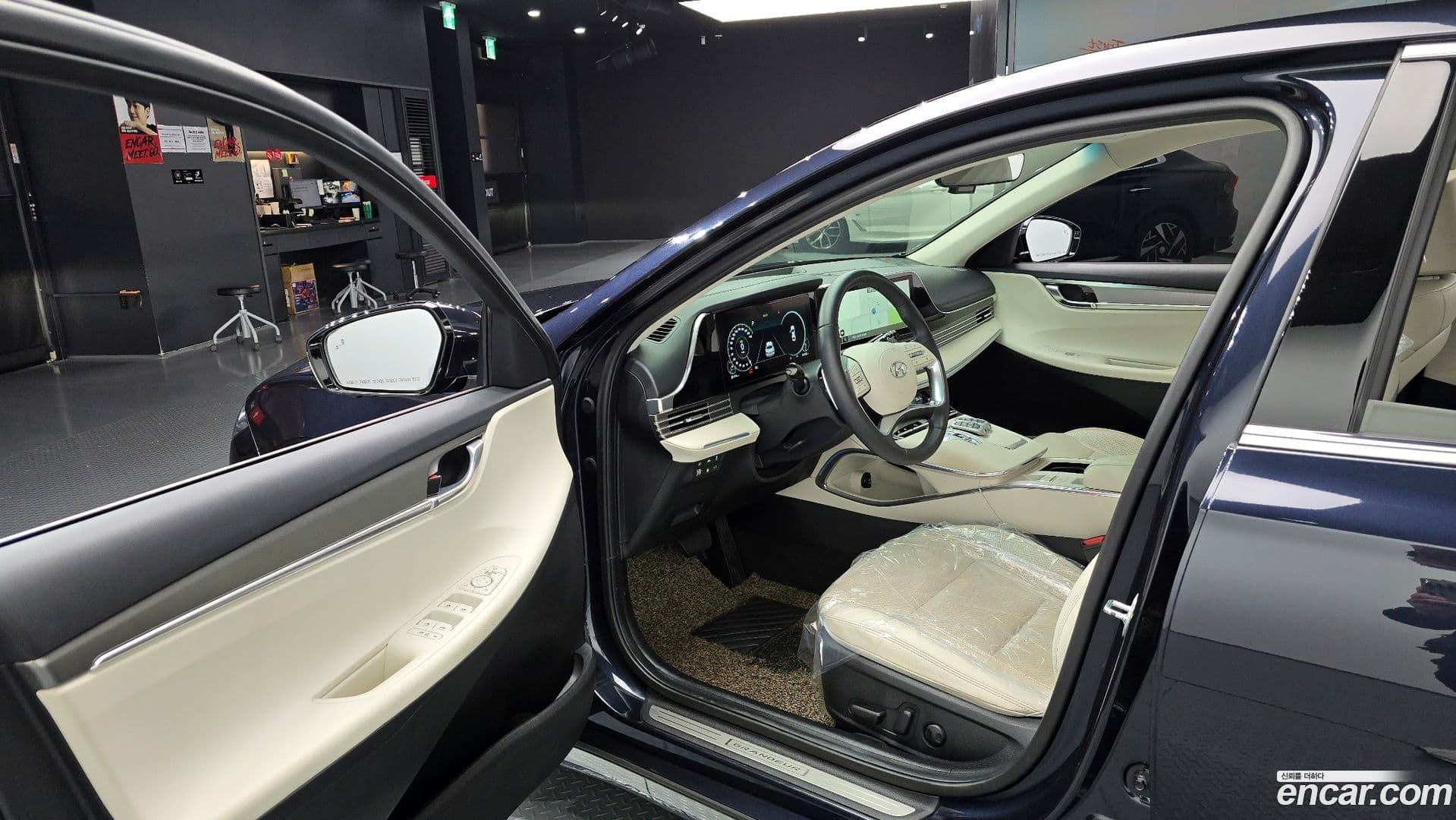 Main__Slider__Photo:Grandeur Hyundai 2021.9-9