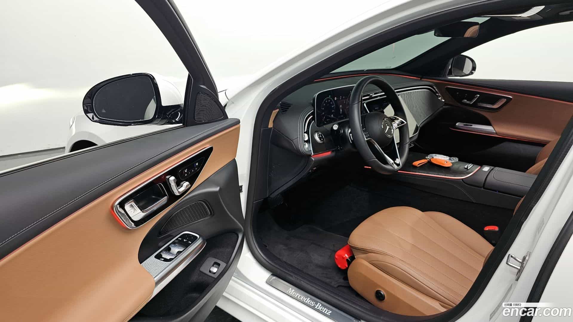 E-Class Mercedes-Benz 2025.8-INNER-010
