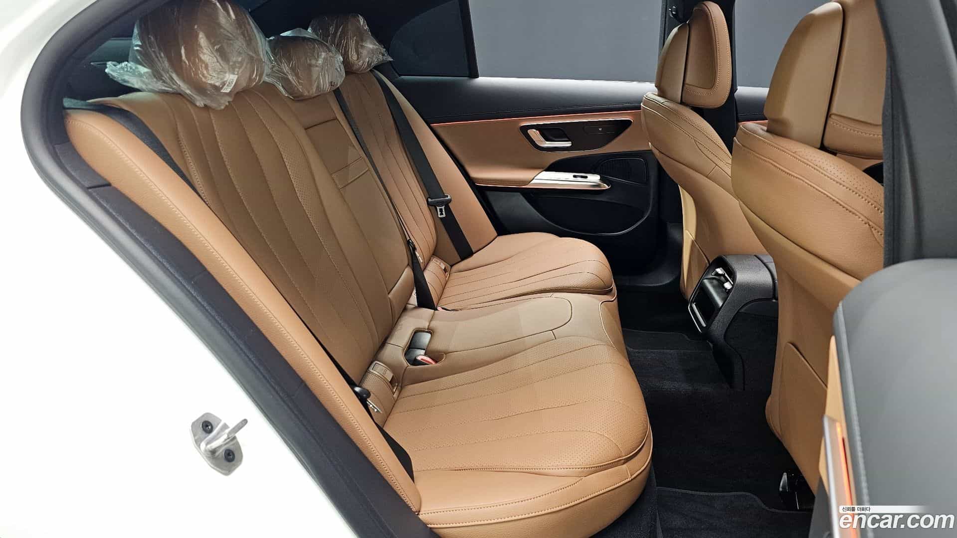 E-Class Mercedes-Benz 2025.8-OPTION-016