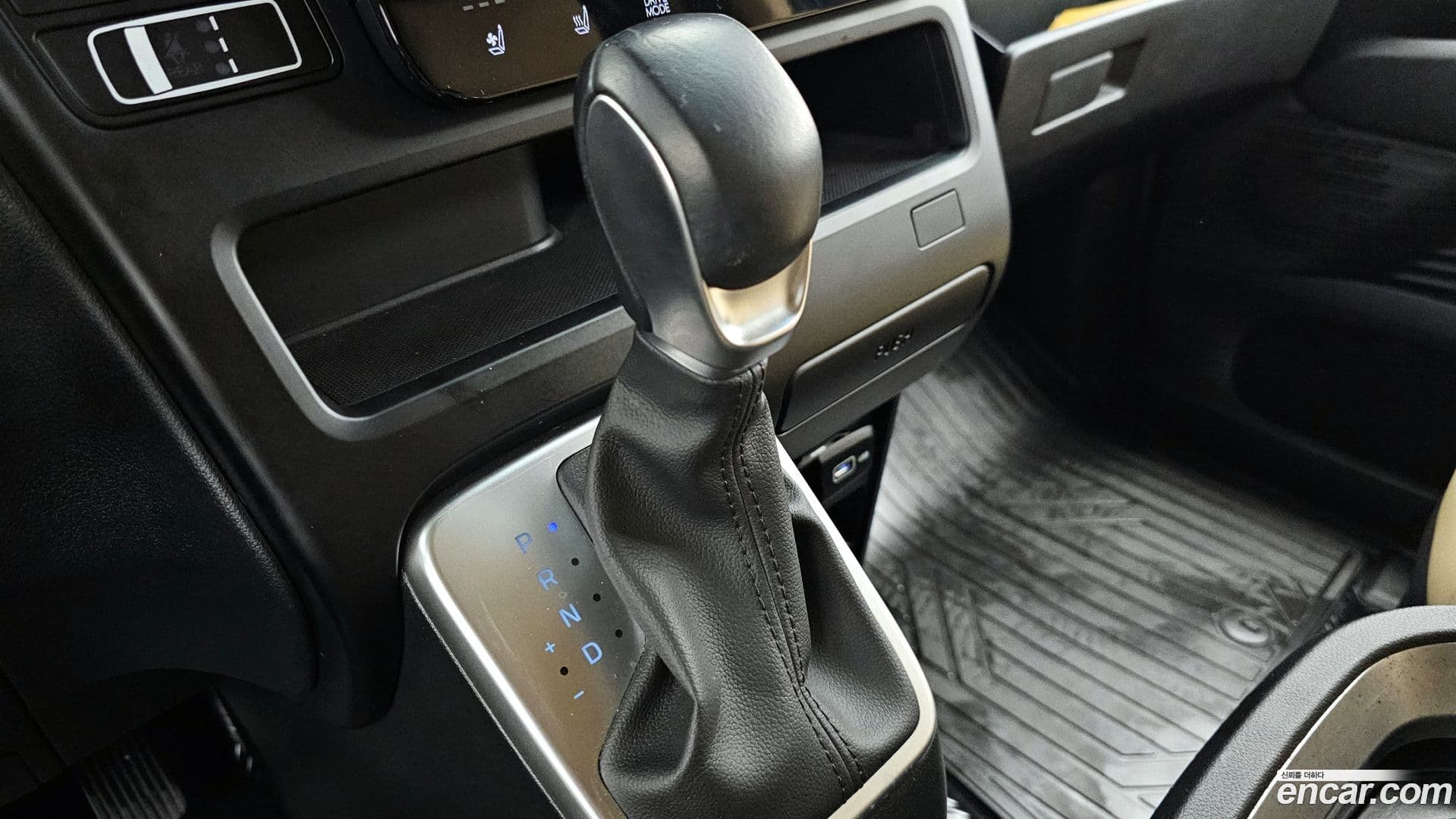 Main__Slider__Photo:Staria Hyundai 2022.0-8