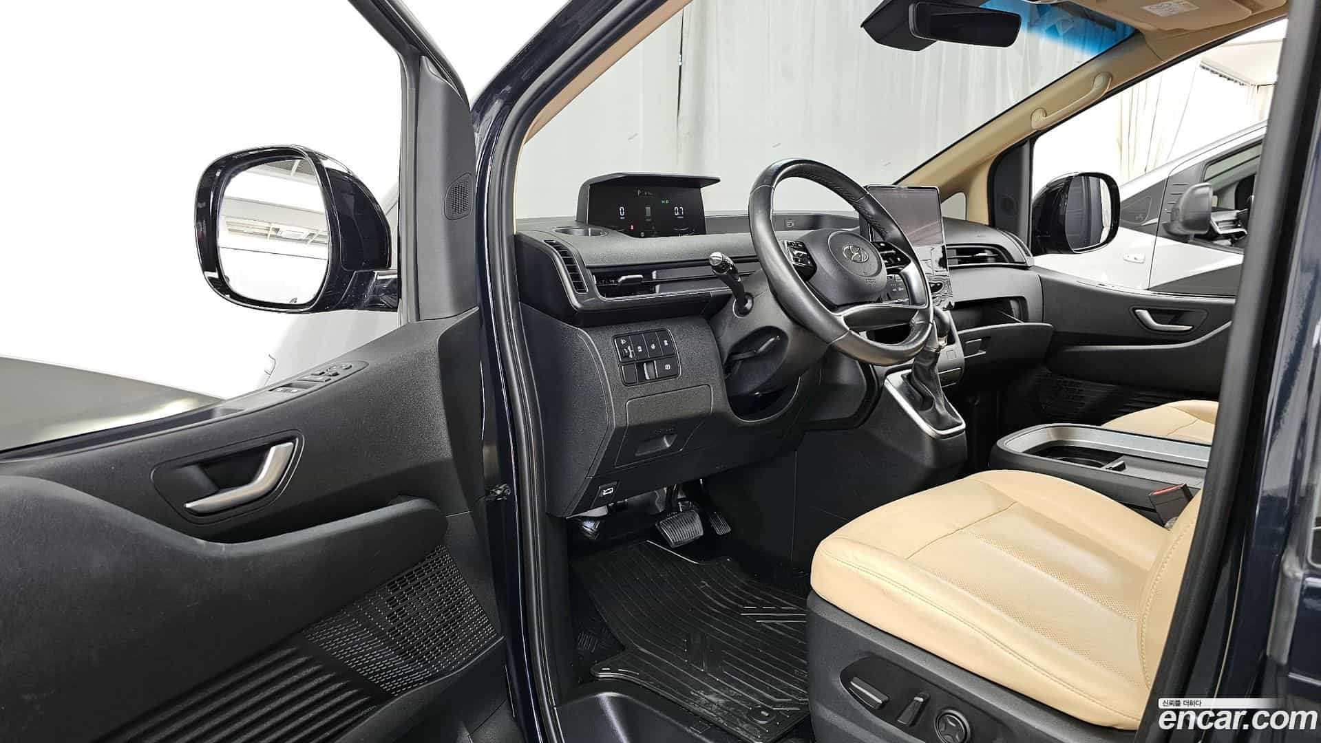 Staria Hyundai 2022.0-INNER-010