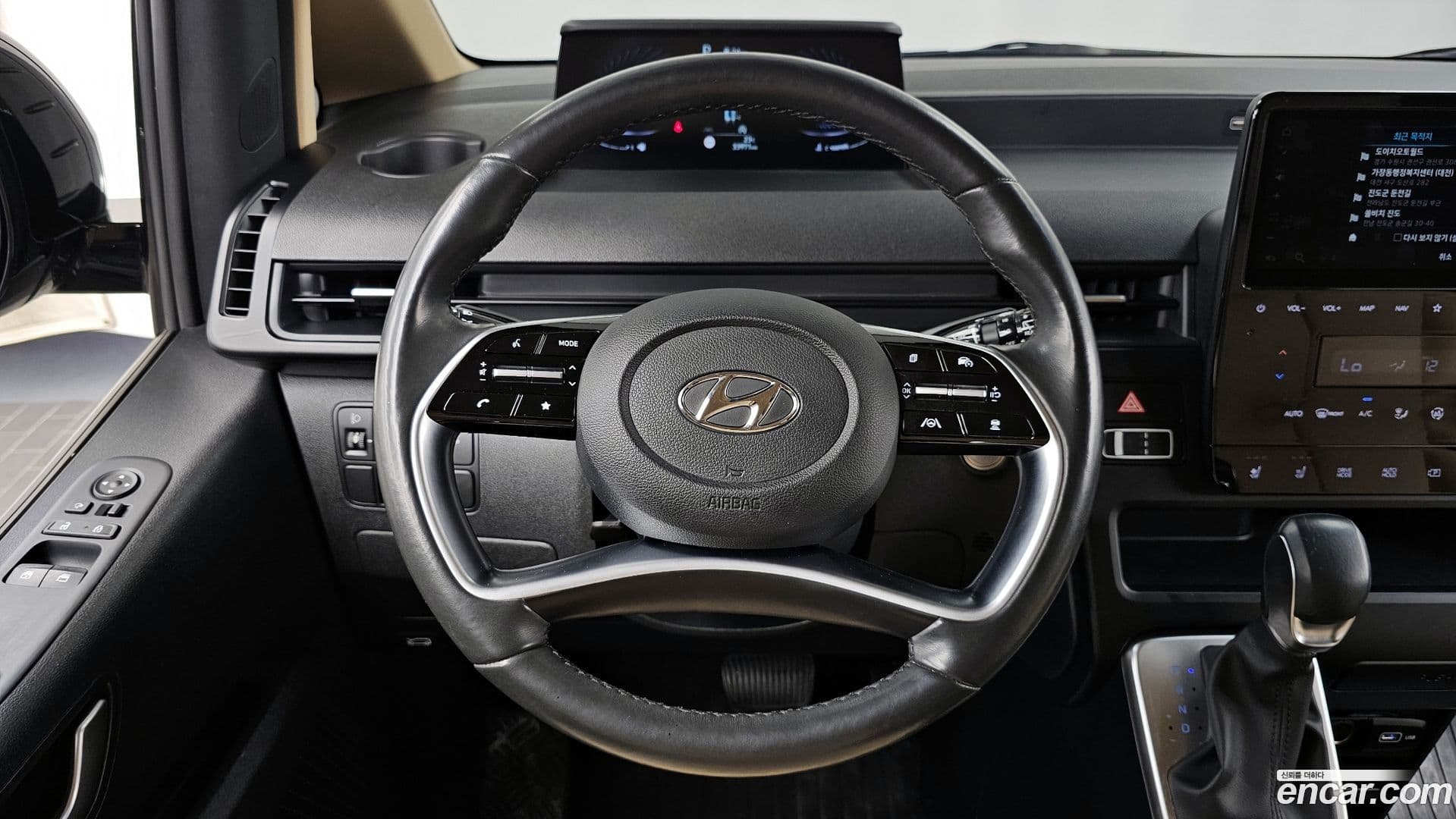 Main__Slider__Photo:Staria Hyundai 2022.0-12