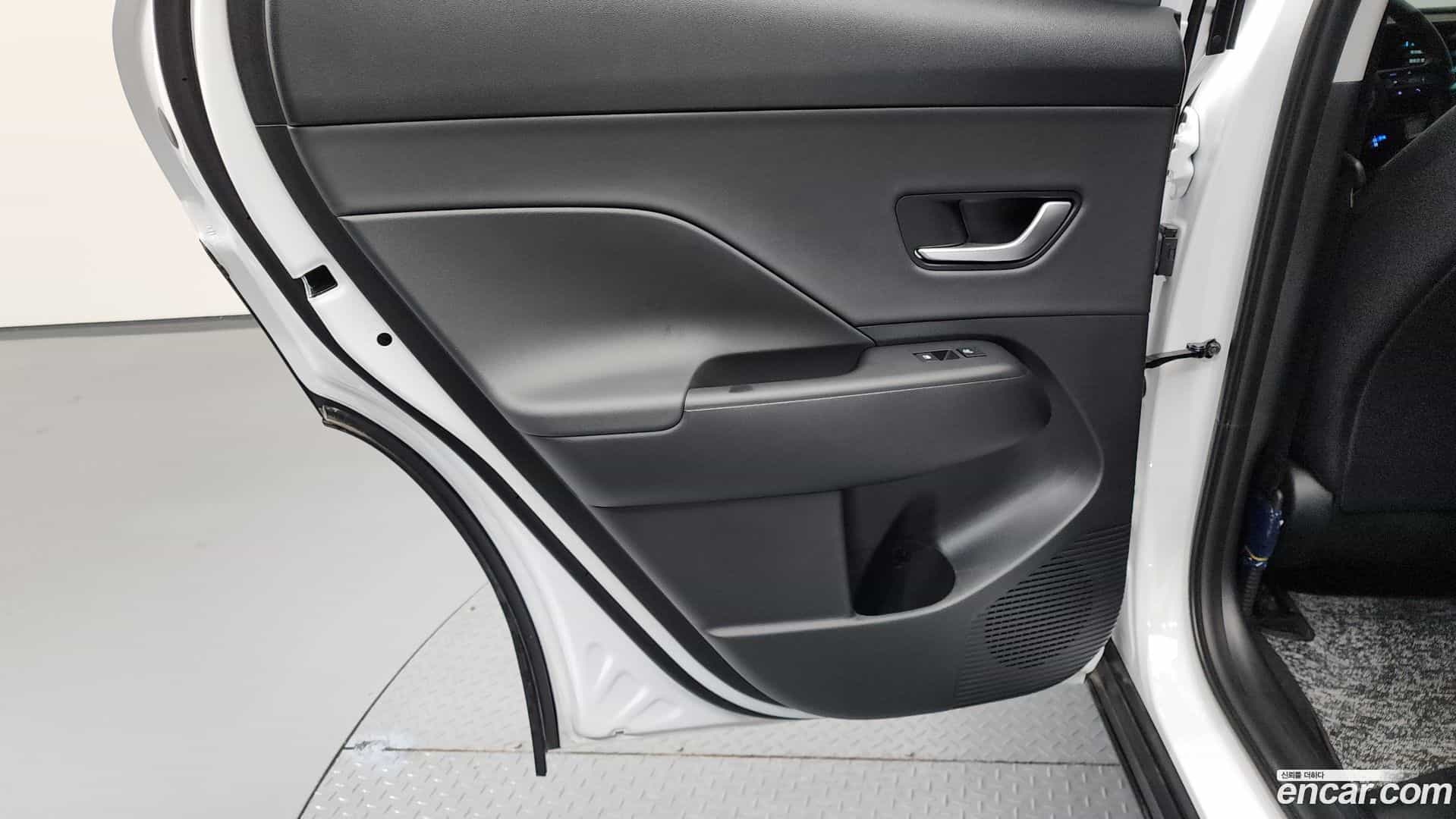 Kona Hyundai 2025.7-INNER-035
