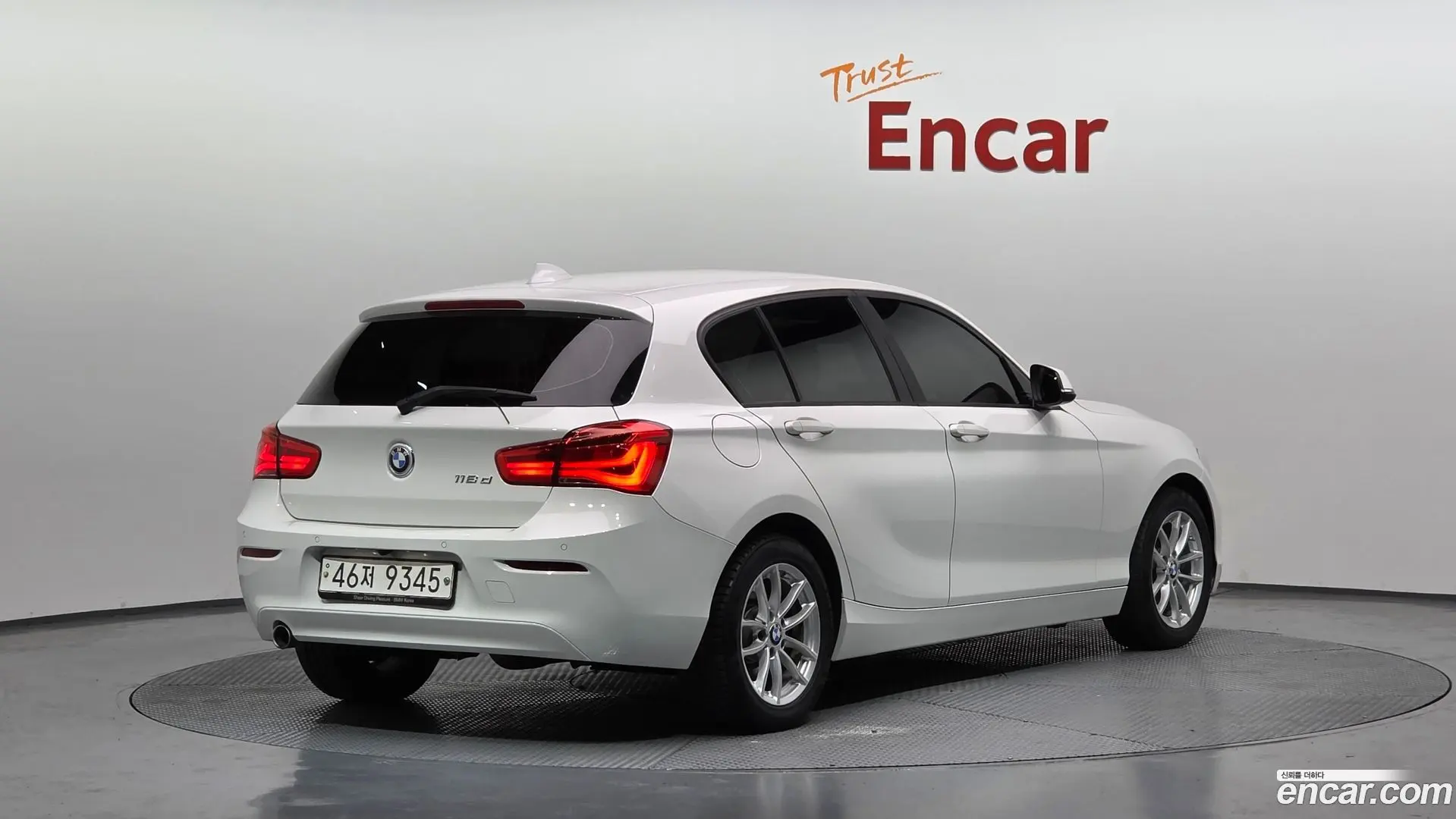 Main__Slider__Photo:1-Series BMW 2017.9-1