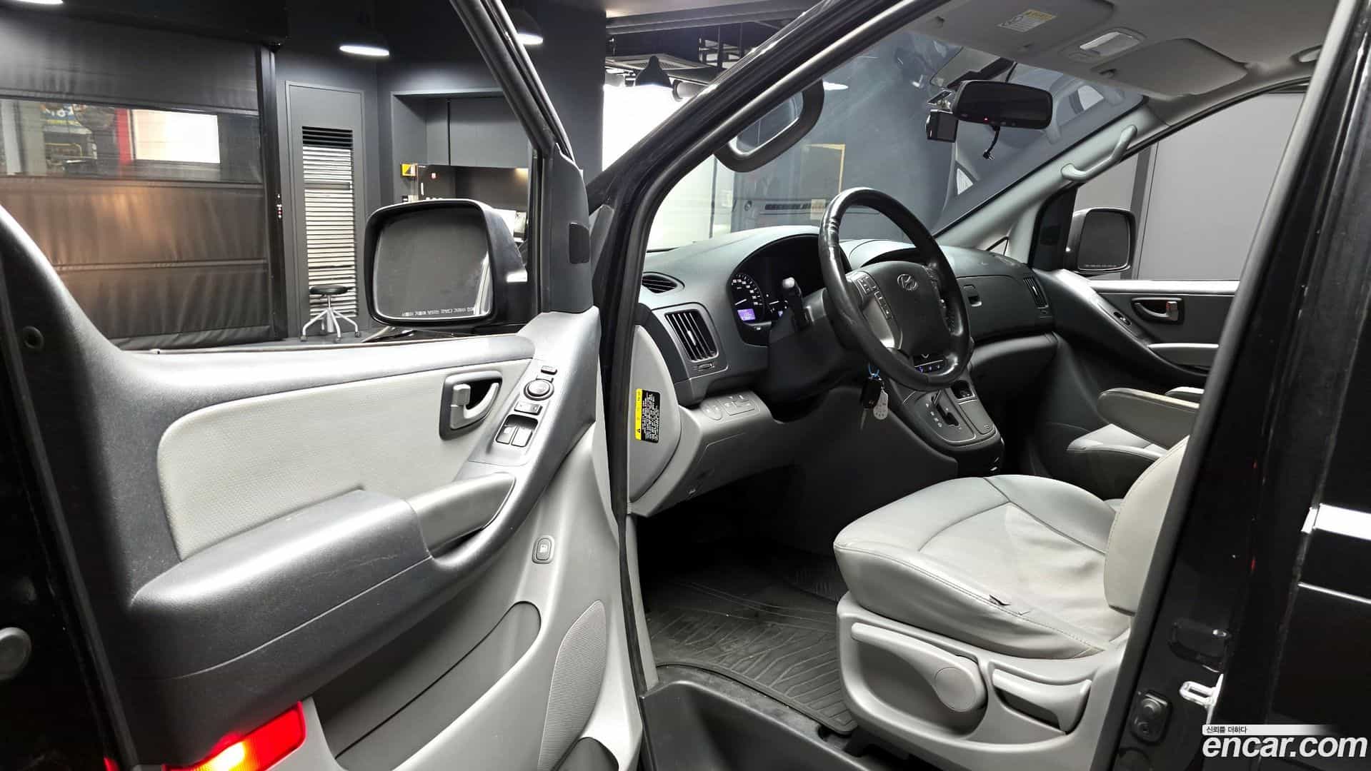 Starex Hyundai 2020.2-INNER-010
