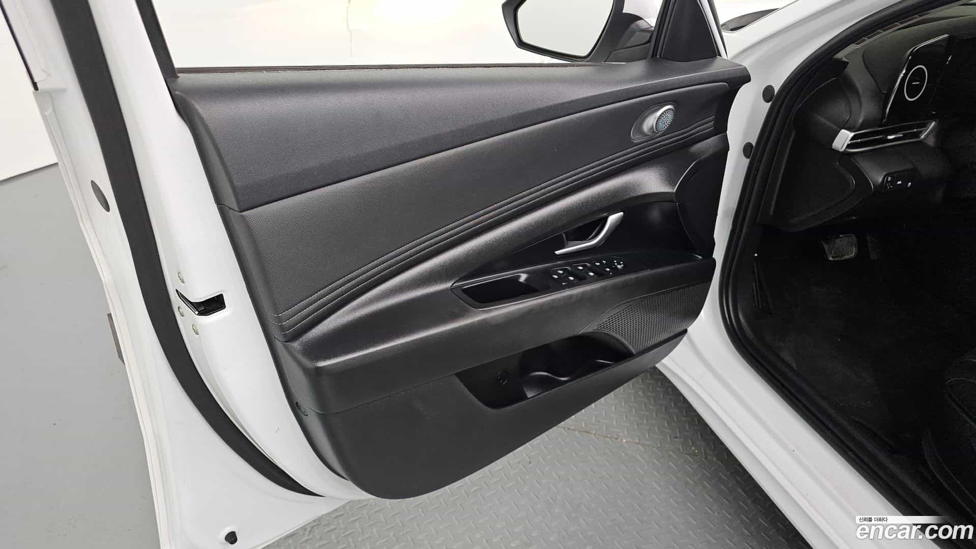 AVANTE Hyundai 2022.3-INNER-034