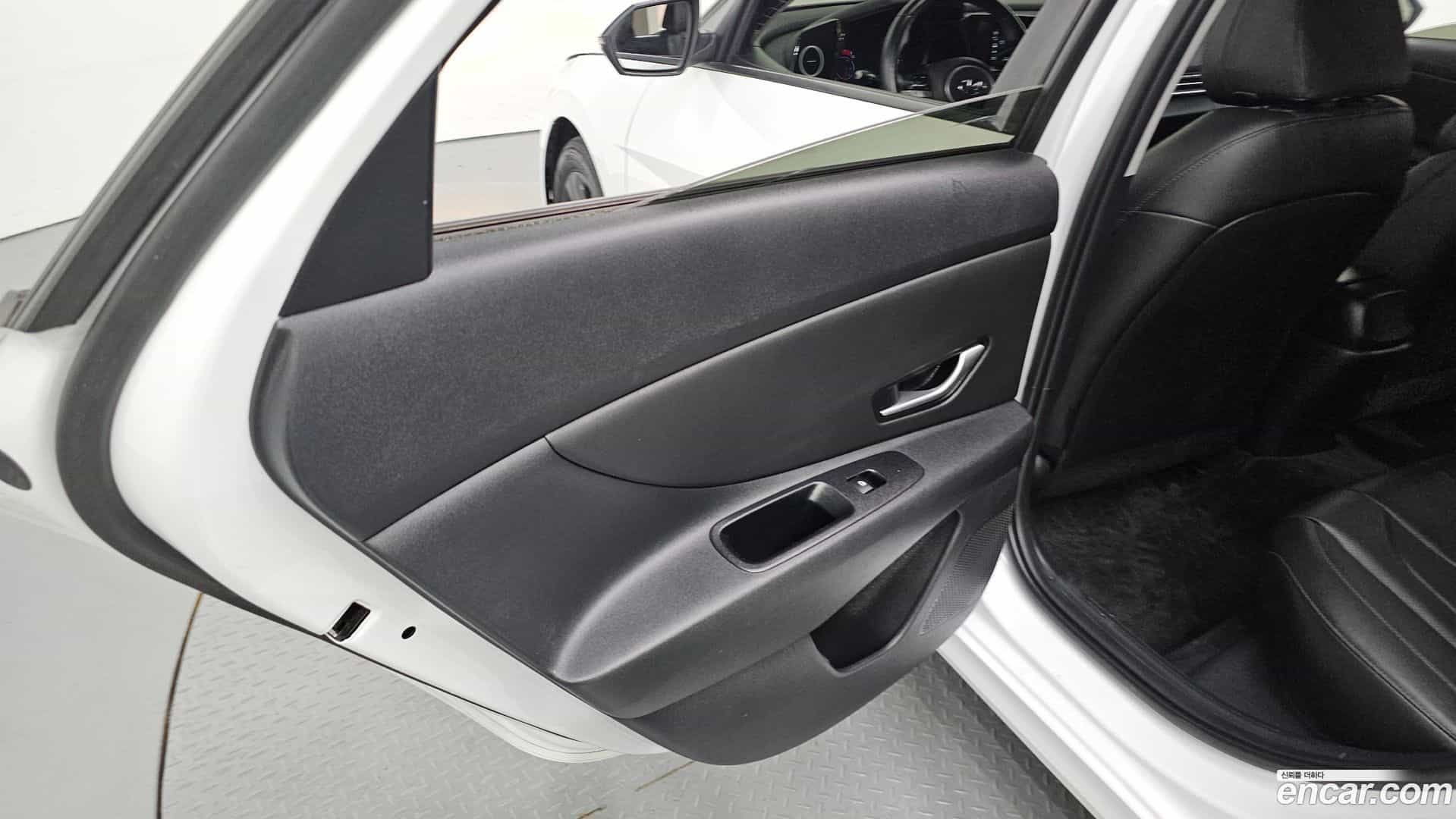 AVANTE Hyundai 2022.3-INNER-035