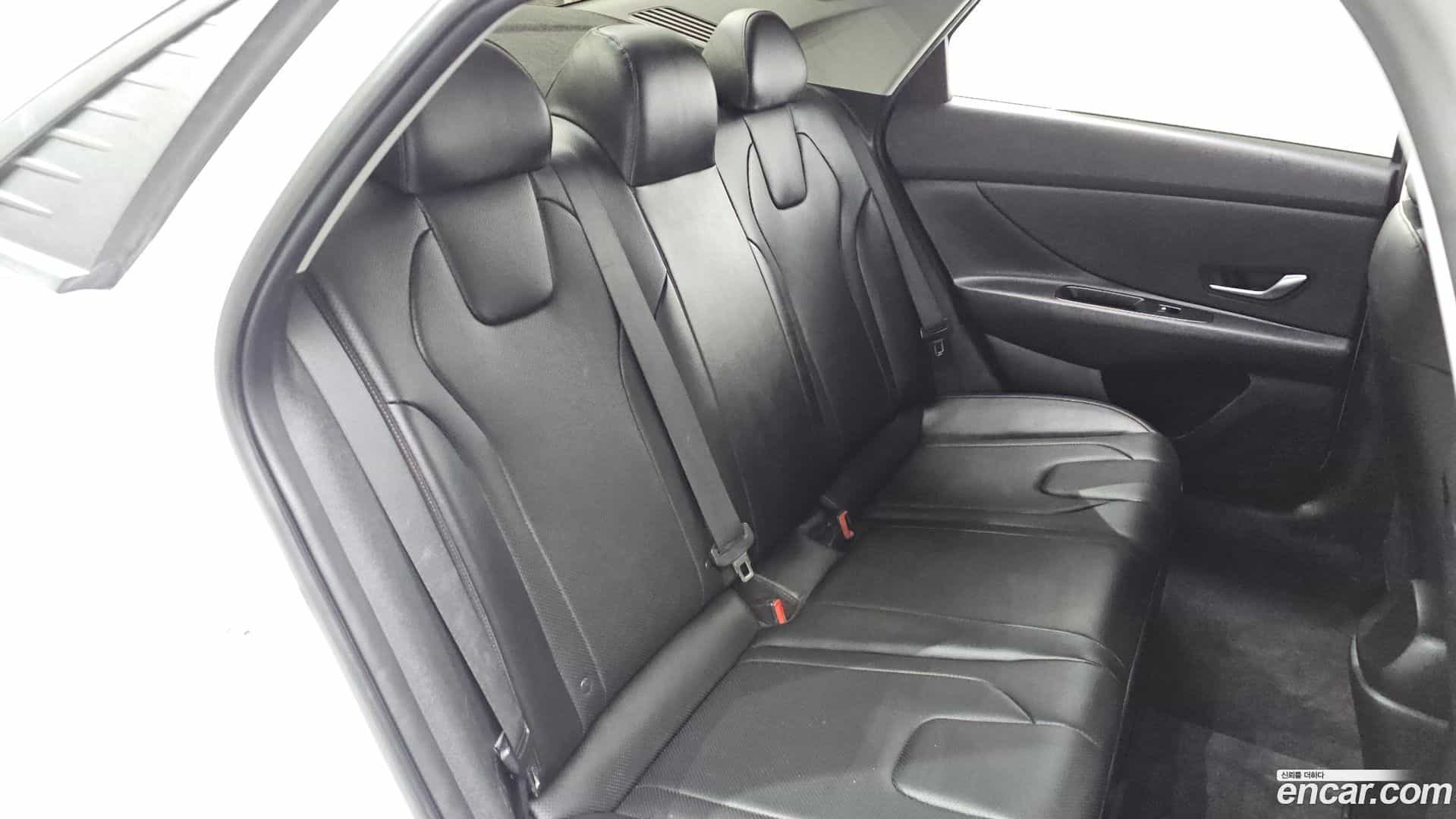 AVANTE Hyundai 2022.3-OPTION-043