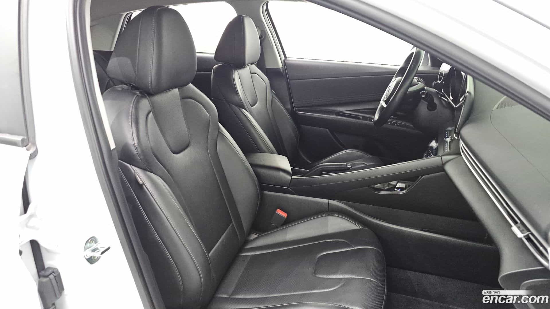 AVANTE Hyundai 2022.3-OPTION-044