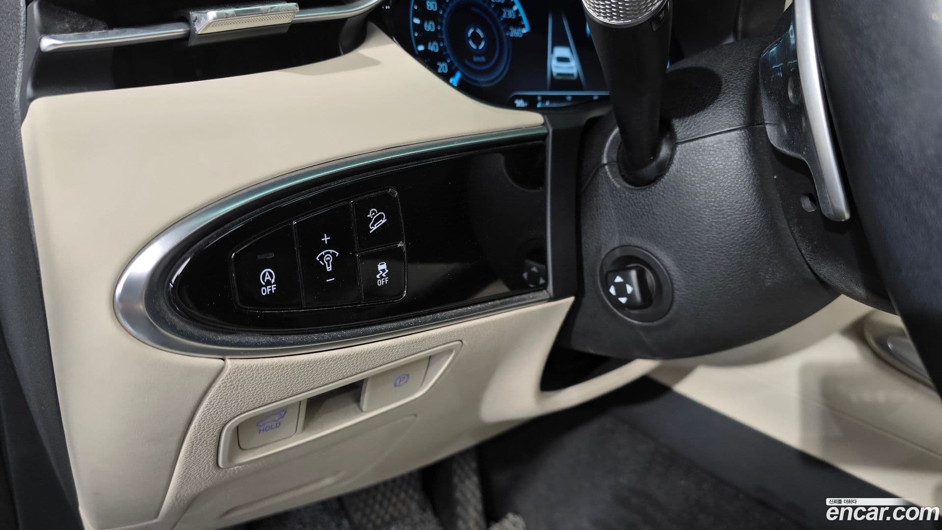 Main__Slider__Photo:GV70 Genesis 2021.10-32