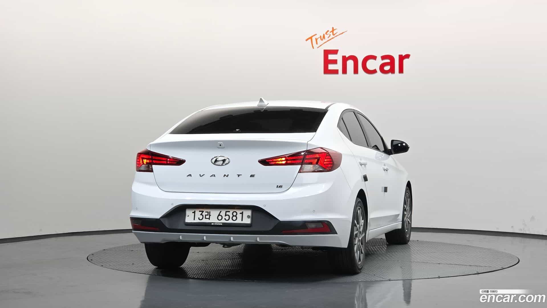 AVANTE Hyundai 2019.1-OUTER-004