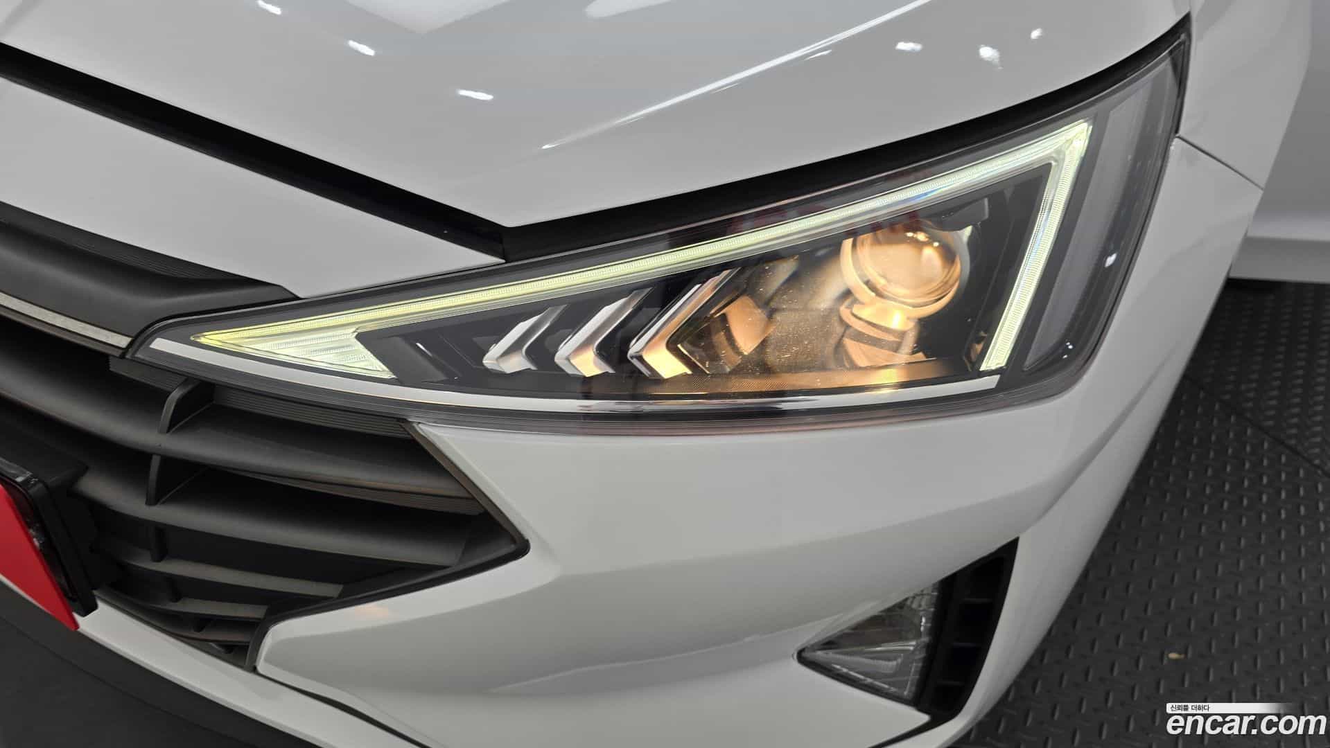 AVANTE Hyundai 2019.1-OUTER-032