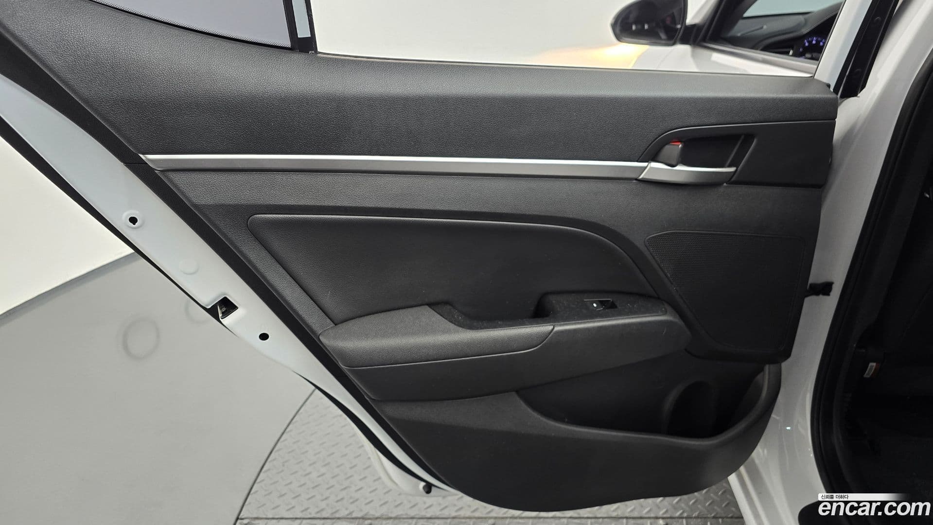 Main__Slider__Photo:AVANTE Hyundai 2019.1-24