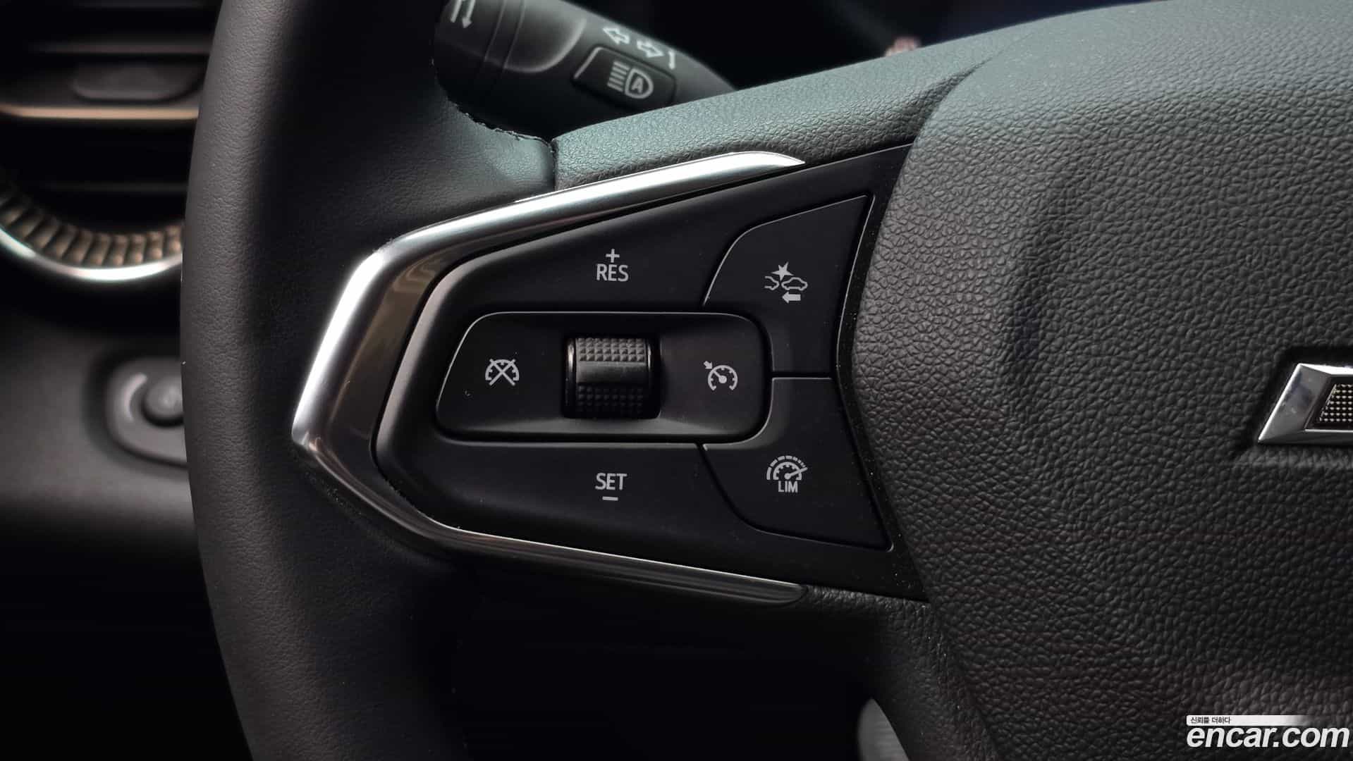 Trax Chevrolet 2023.11-OPTION-040