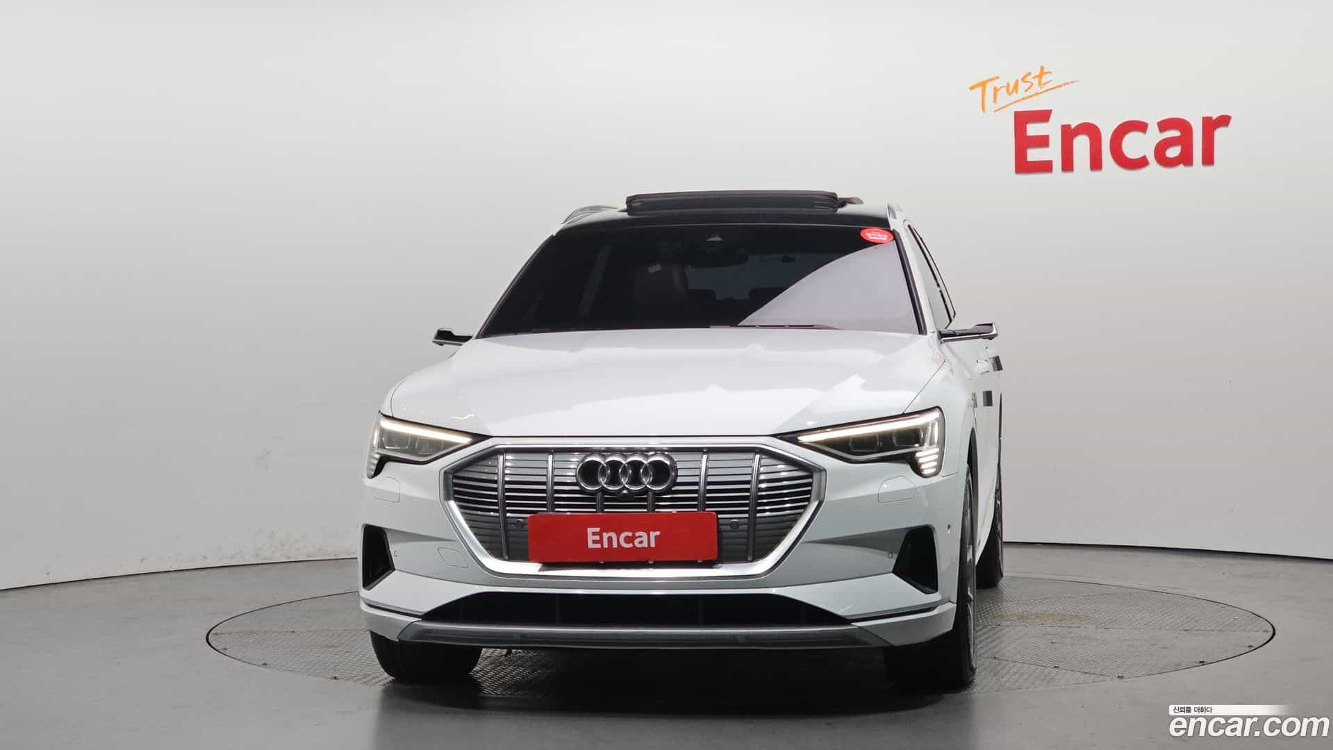e-tron Audi 2021.9-OUTER-003